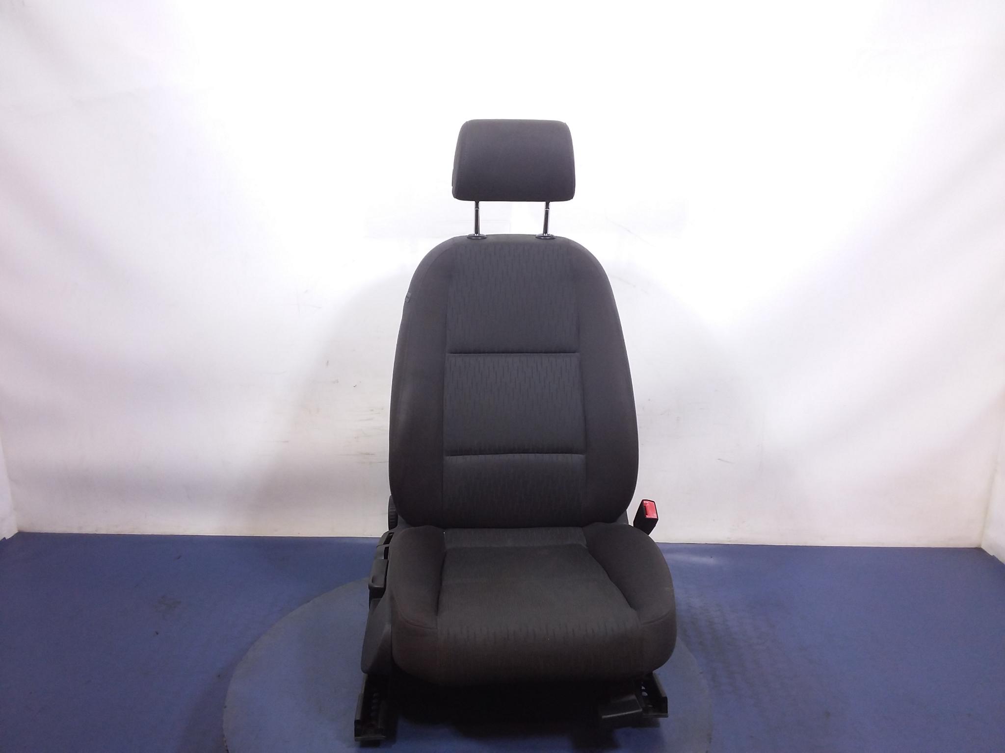 AUDI A4 B7 пасажирське сидіння велюр