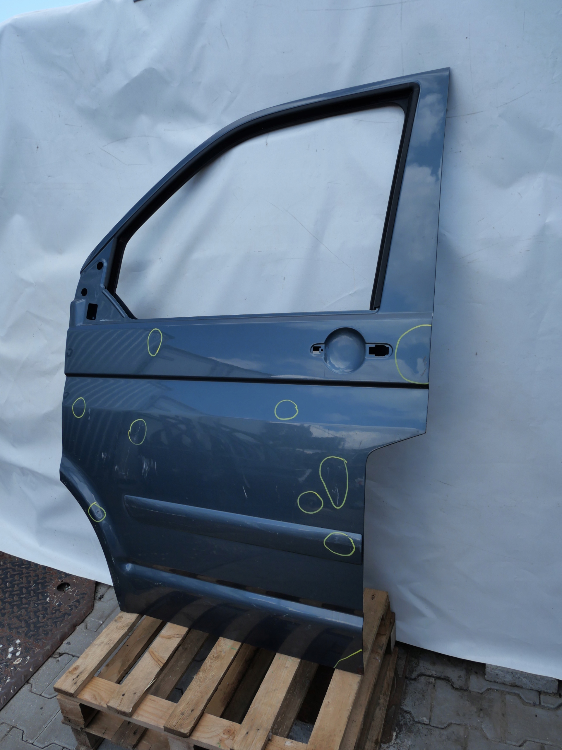 VW T5 MULTIVAN dvere ľavý predok