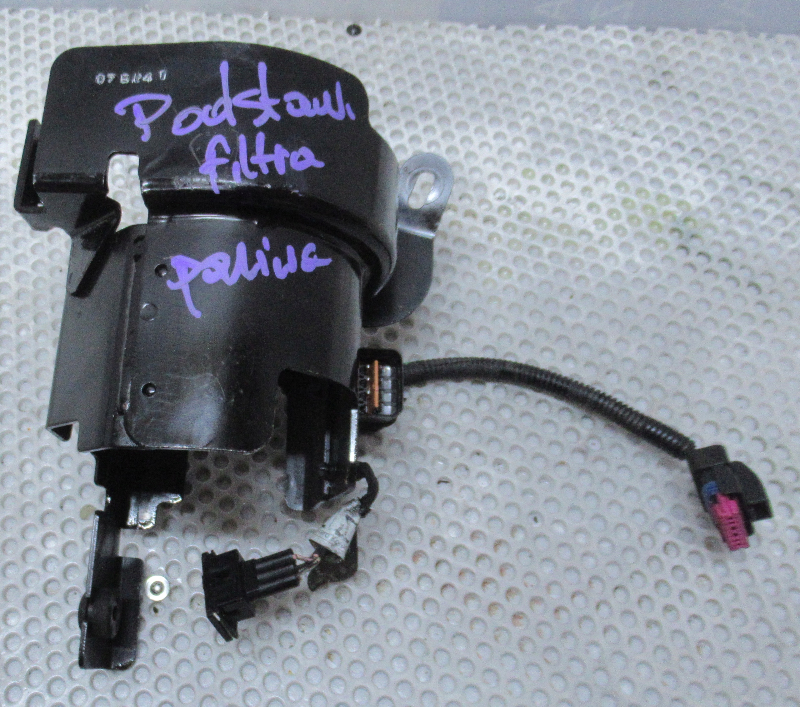 CAPTIVA 07R OBUDOWA MOCOWANIE FILTRA PALIWA