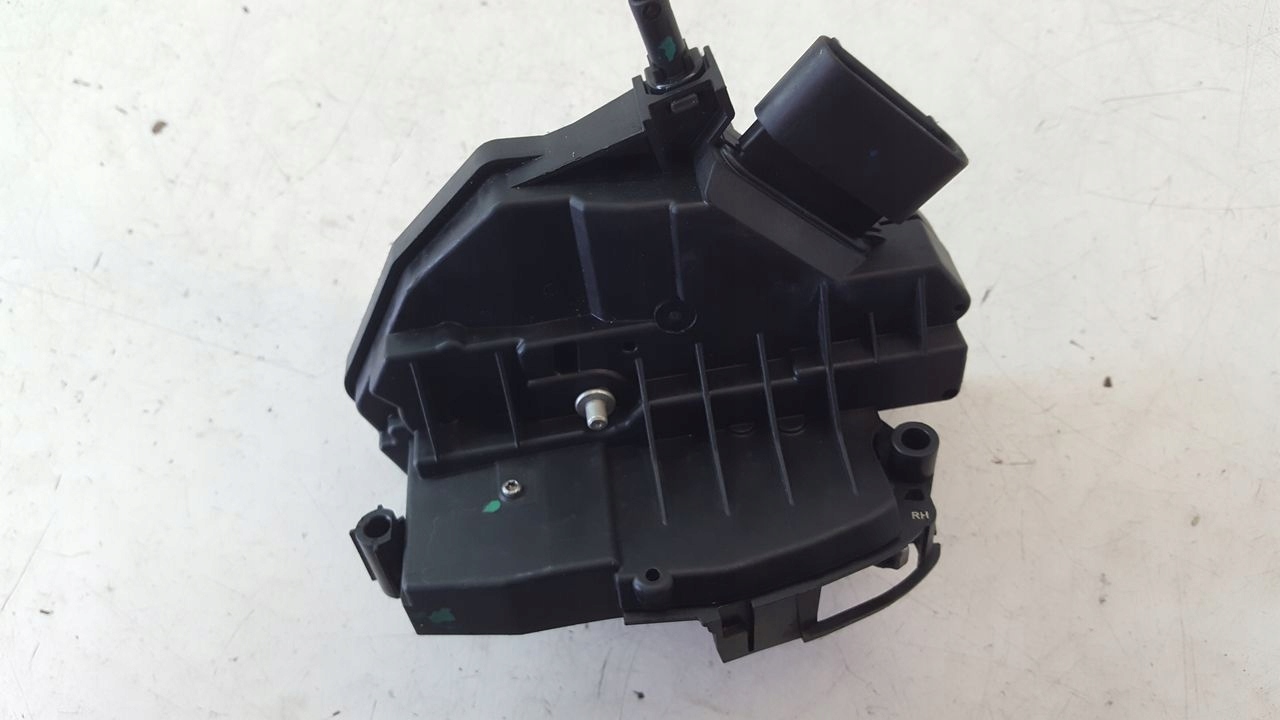 lock front front right Ford Focus III 2,0 TDCi