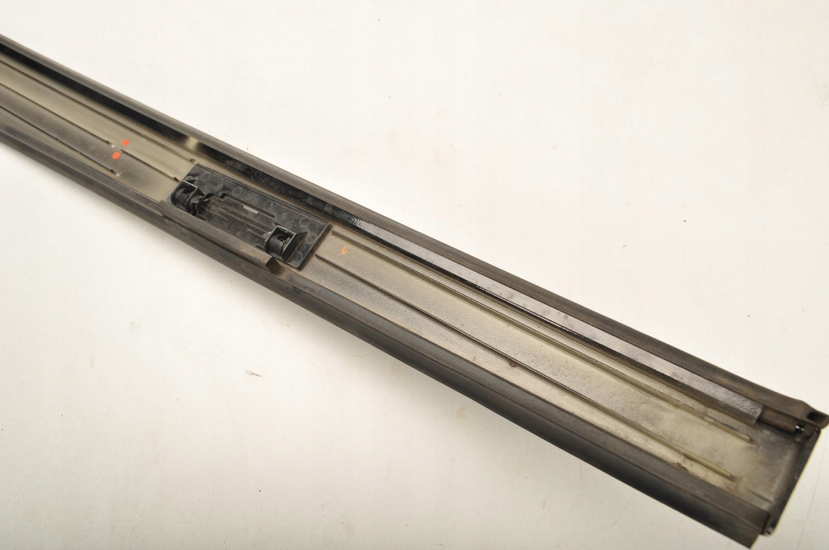 Tesla Model S LISTWA DACHU DACHOWA PRAWA Producent części Tesla