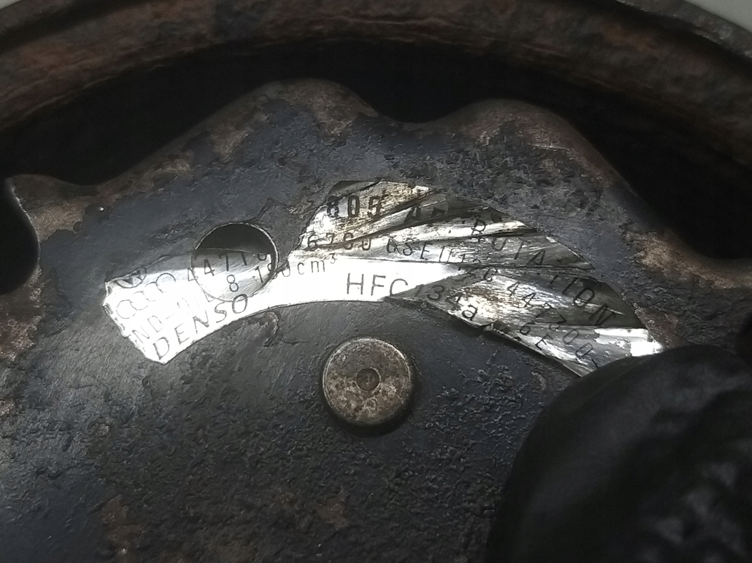 компрессор кондиционера 140A 14V 2.0 b Alt PASSAT B5 A4 B6 130KM 8E0260805AF