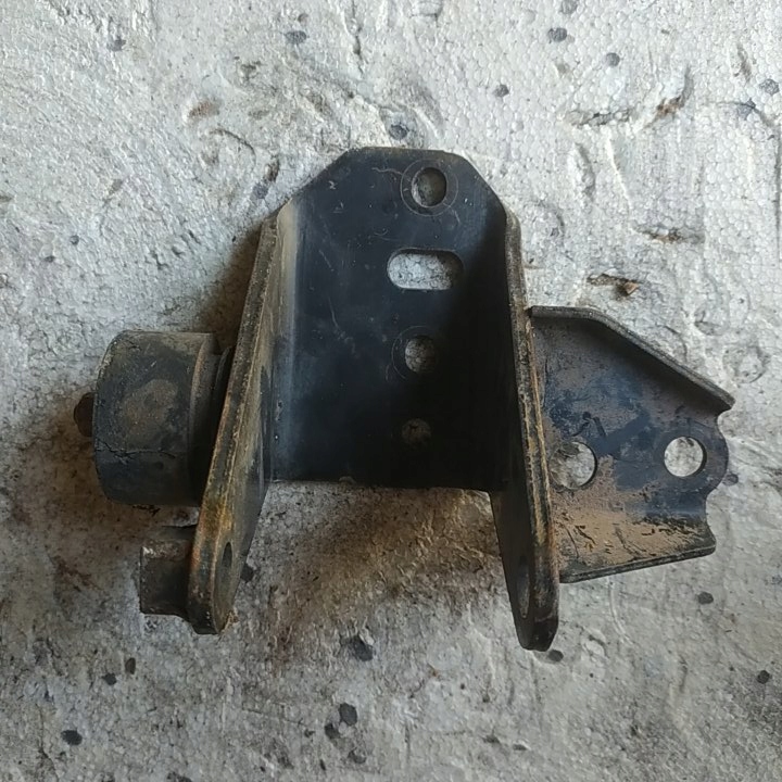 engine mount Toyota Avensis T25 Lift 2.0 D4D
