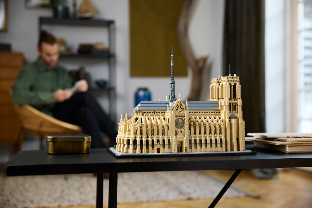 LEGO Architecture 21061 Notre-Dame w Paryżu Wiek dziecka 18 lat +