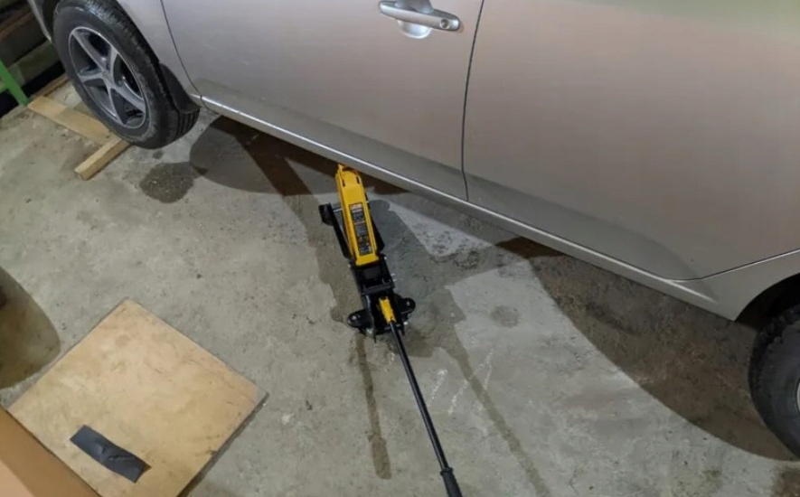 PODNOŚNIK LEWAREK 135mm- 340mm LEWAREK ŻABA JCB 2T Minimalna wysokość podnoszenia 135 mm