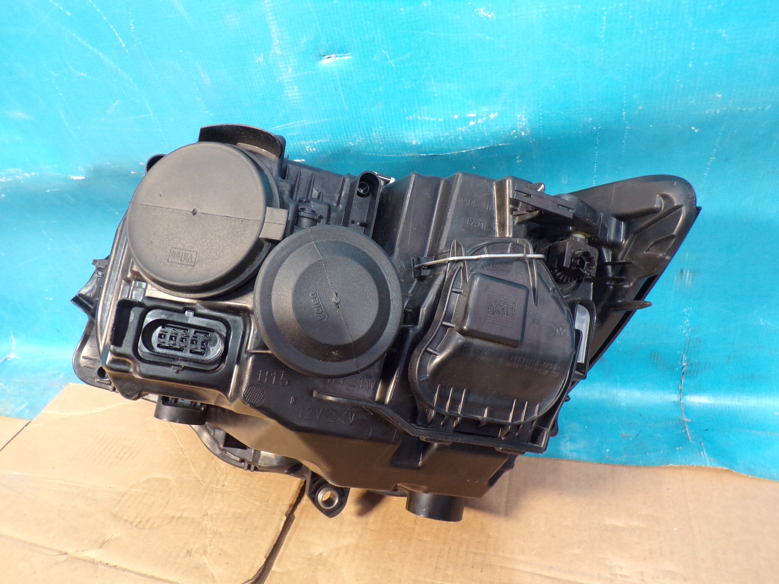 VW T6.1 LIFT TRANSPORTER reflektor right light right front