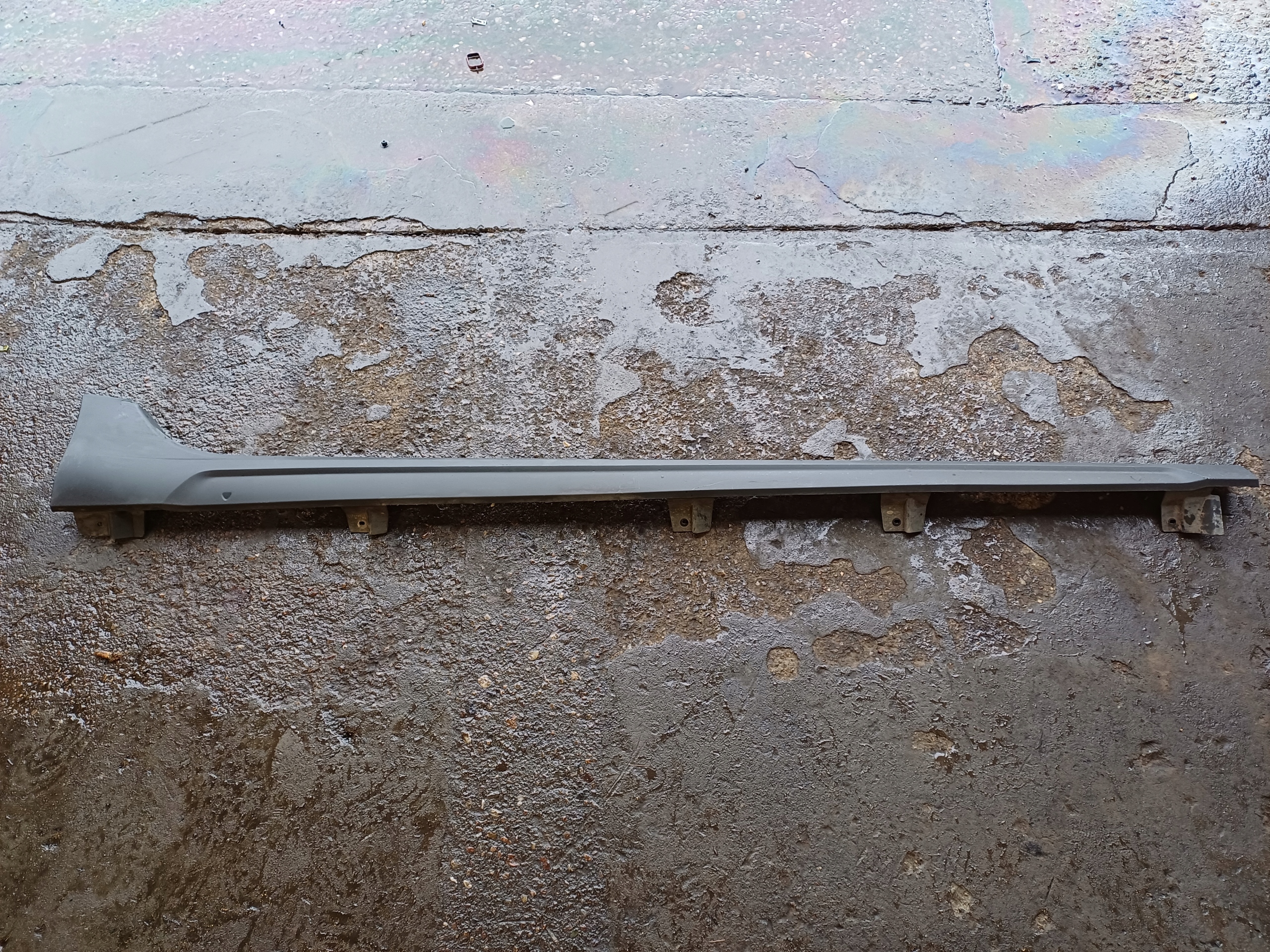 SEAT ARONA 17- LISTWA PROGOWA PRAWA 6F9853852