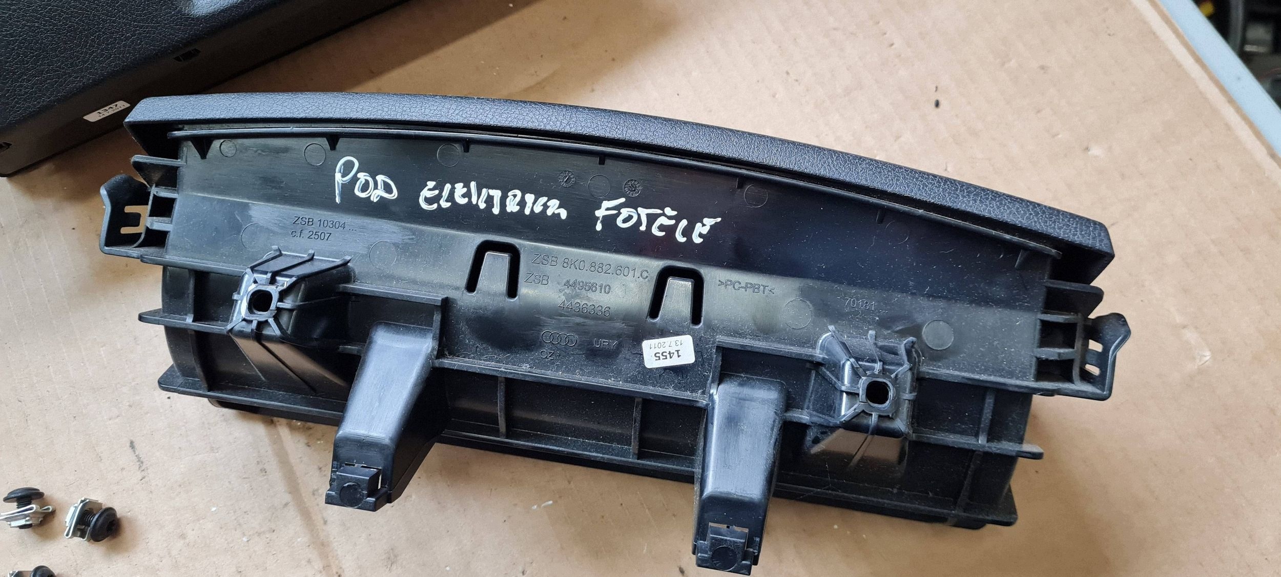 A7 4G passenger compartment seat left right 8K0882601C A4 B8 A5 Q5 A6 C7 4G 2X