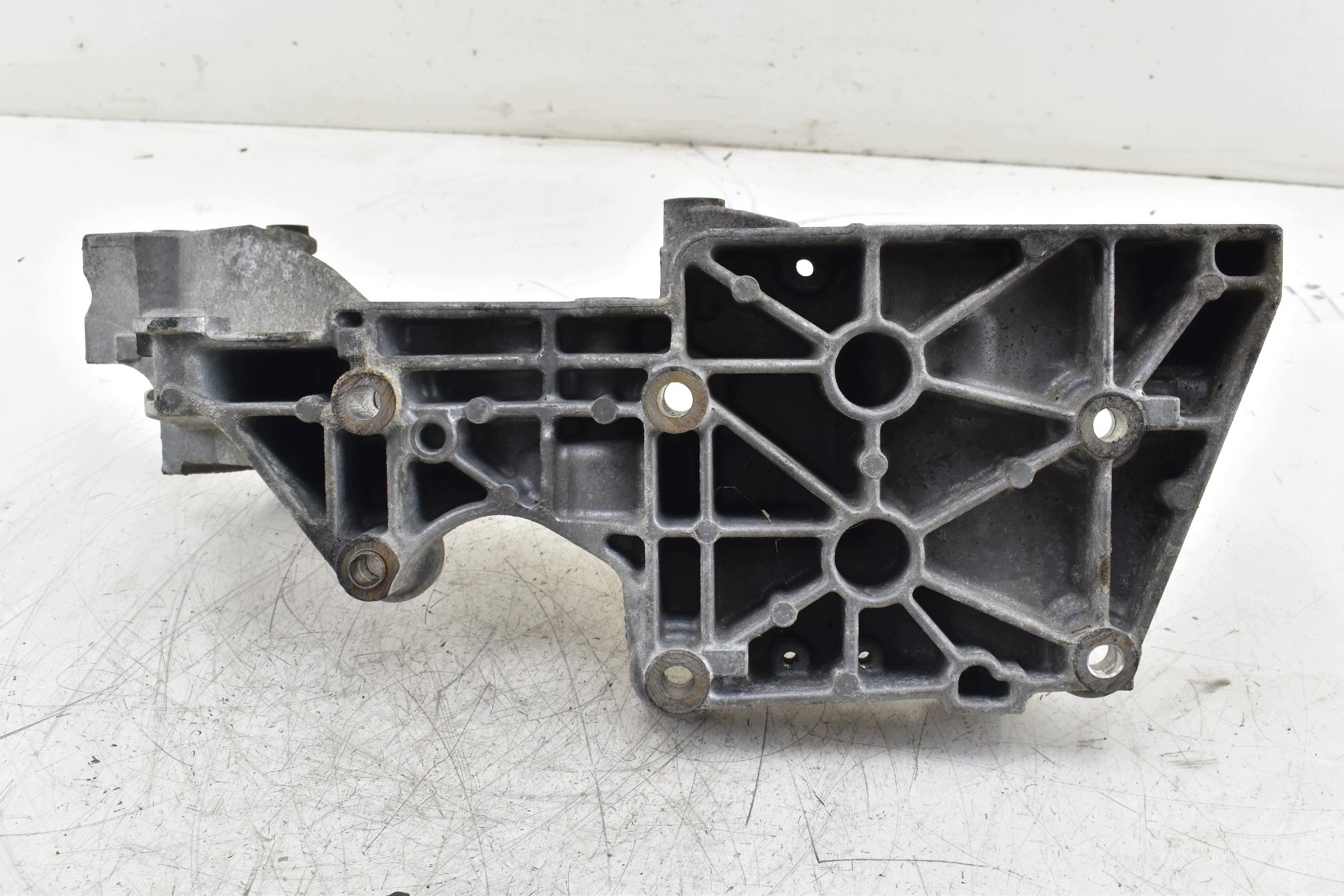 supporto alternatore AUDI A4 B6 1.9 TDI 03G903143B