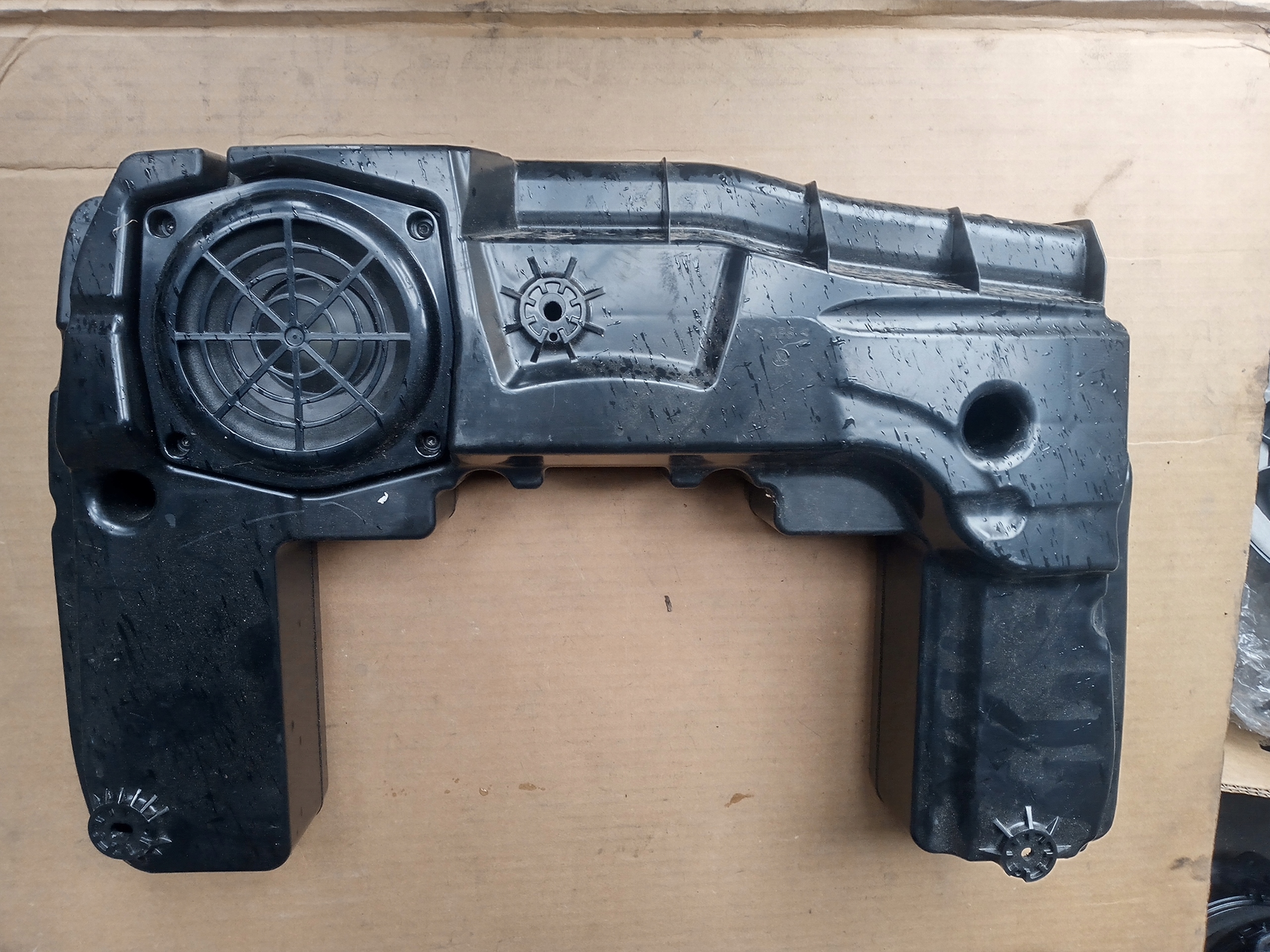 Сабвуфер BOSE AUDI A1 8X0035412A