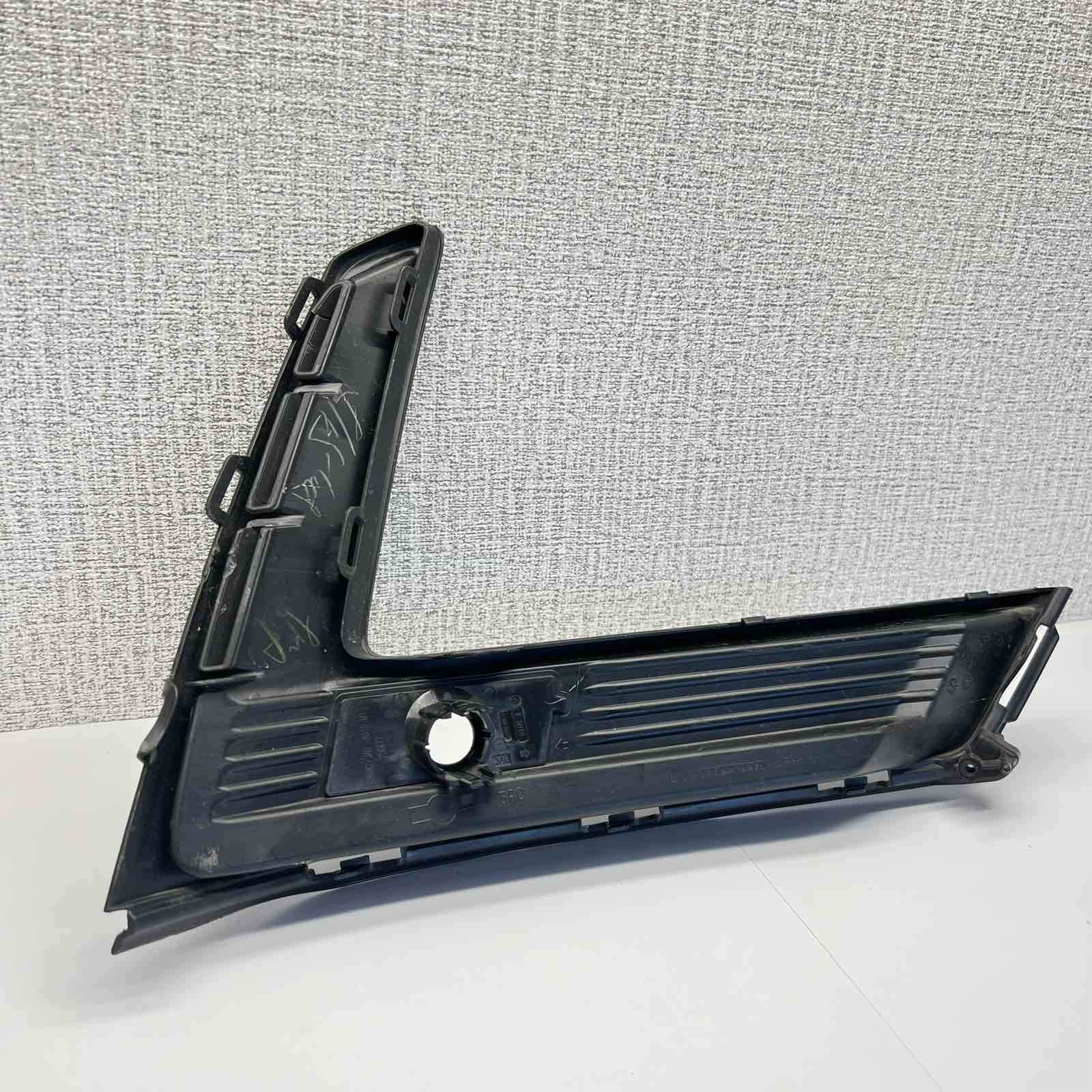 Honda CR-V 2023->grid left front 39682-3A0-A010-M1