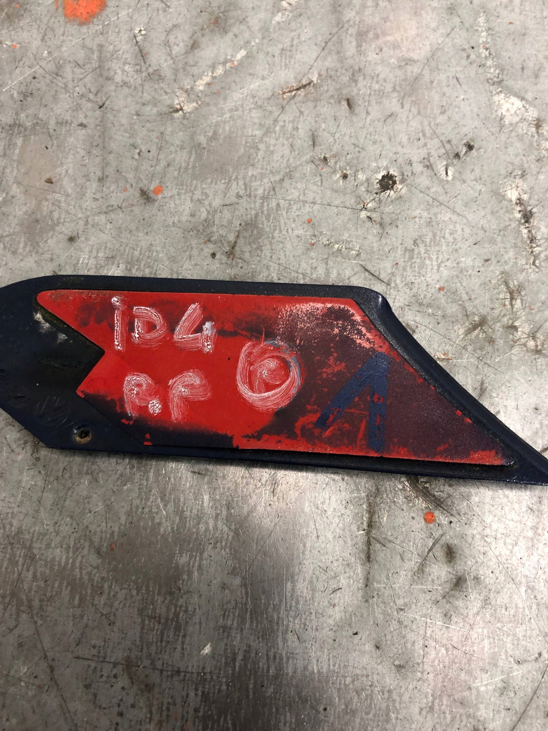 lišta SLUPKA pravý předek VW ID4 ID.4 11A853266