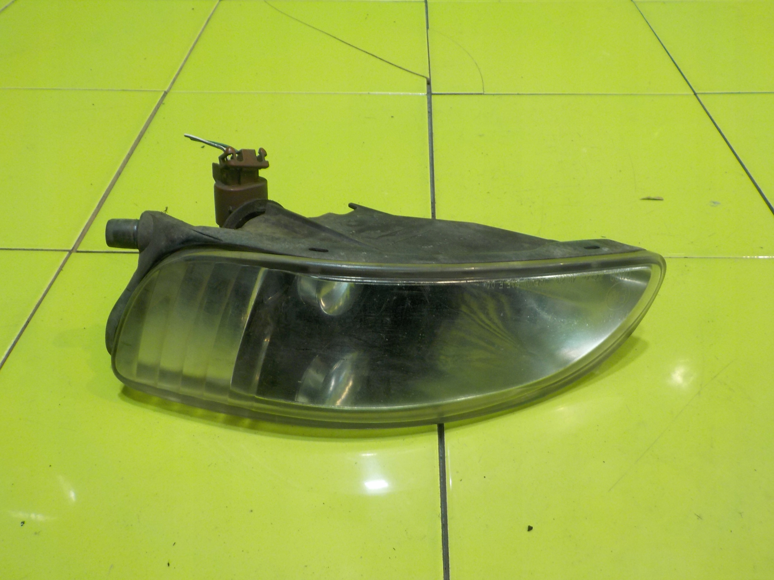 LEXUS RX300 II 3.0 B 04r halogen prawy