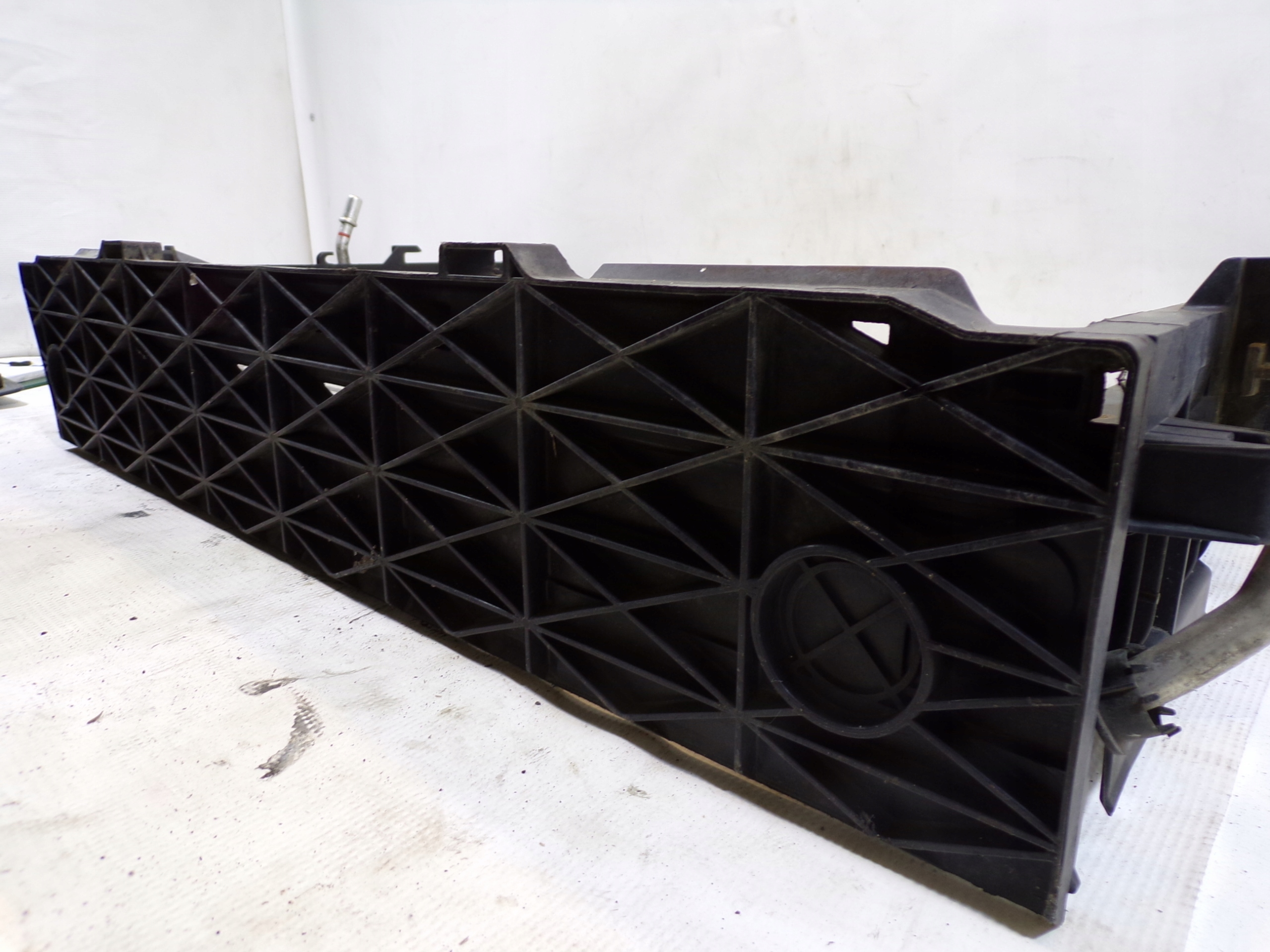 telaio radiatore BMW E60 2.2b