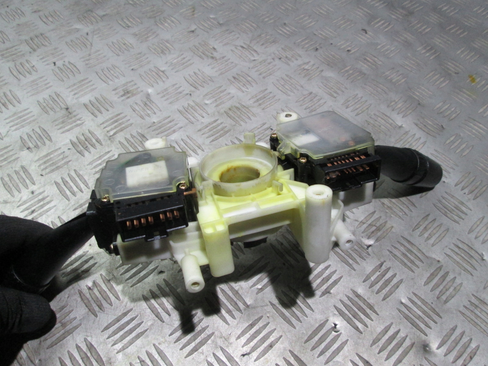 Commodo essuie glace KIA CERATO D065