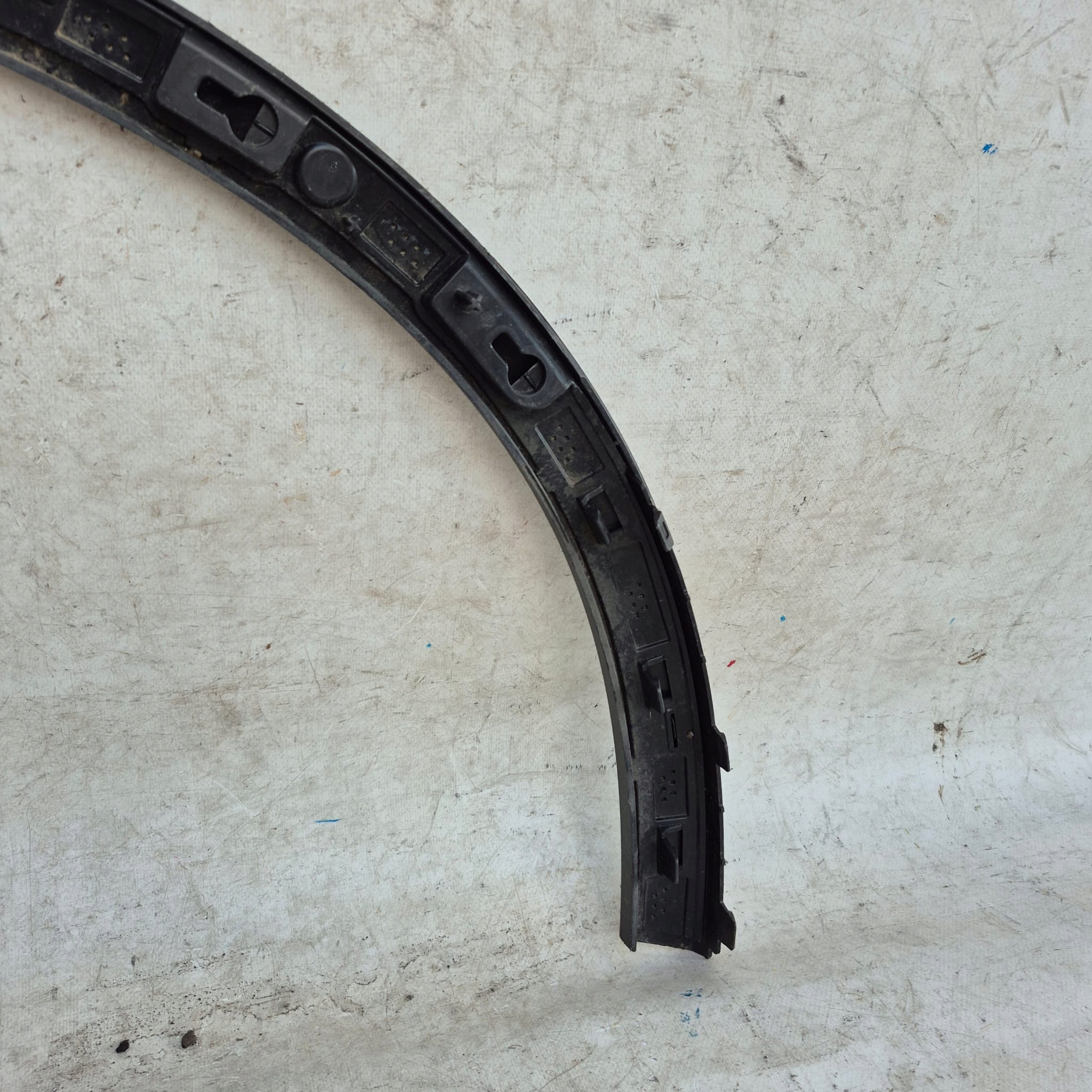 VOLVO XC40 17-> moulding cap left front