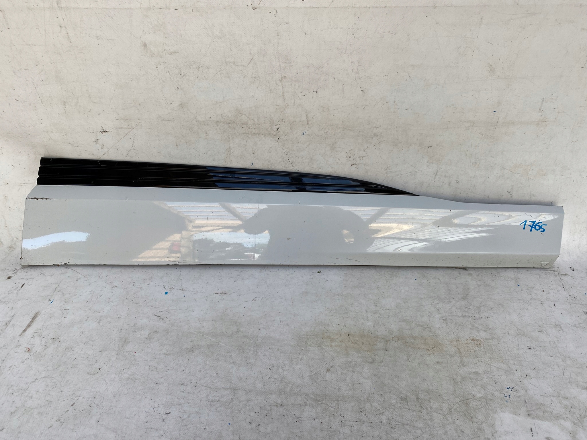 AUDI E-TRON 4KE 18- moulding door right front 4KE853960