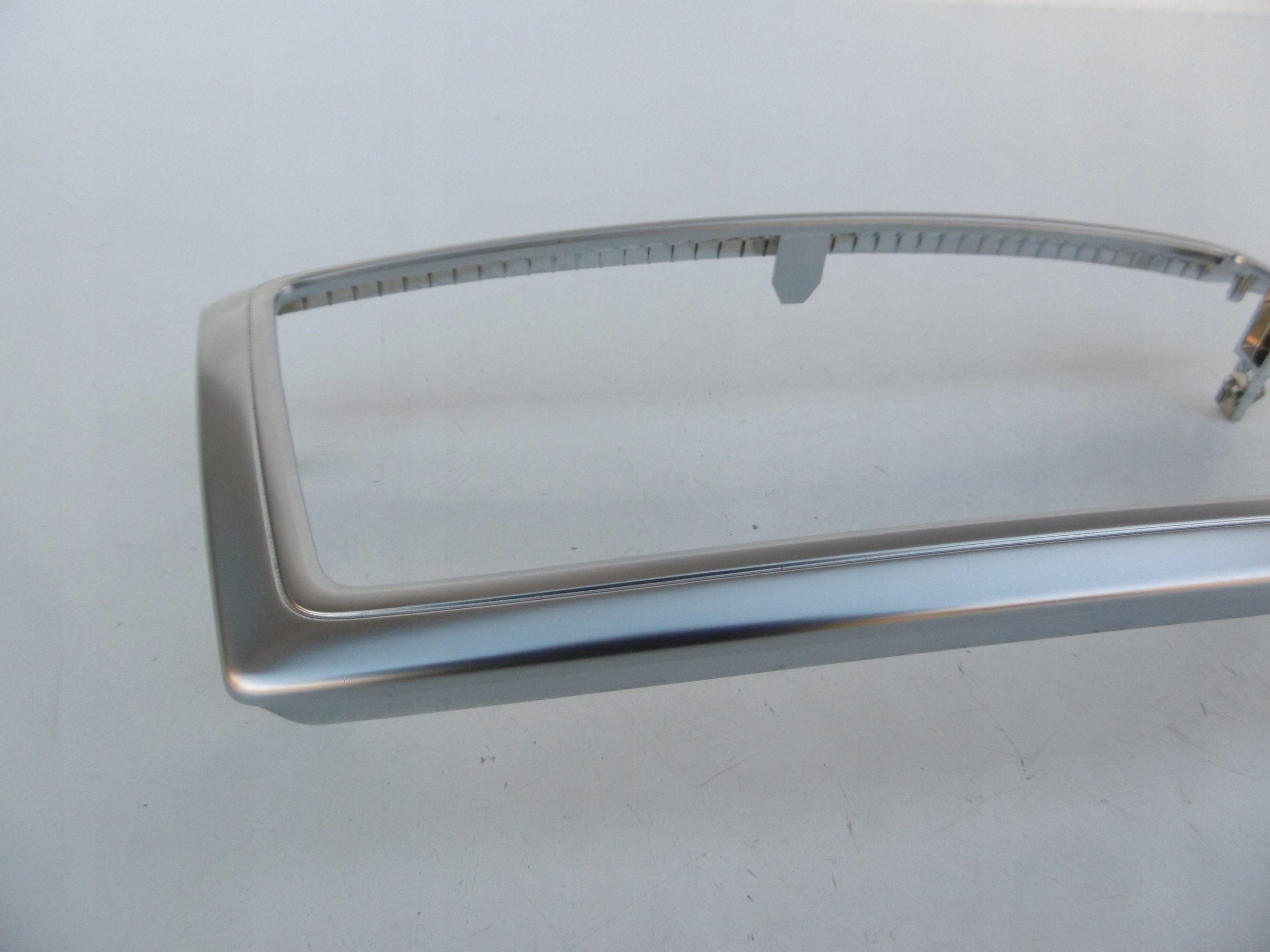 RAMKA RADIA KONSOLI MERCEDES ML GL W166 Producent części Mercedes-Benz OE