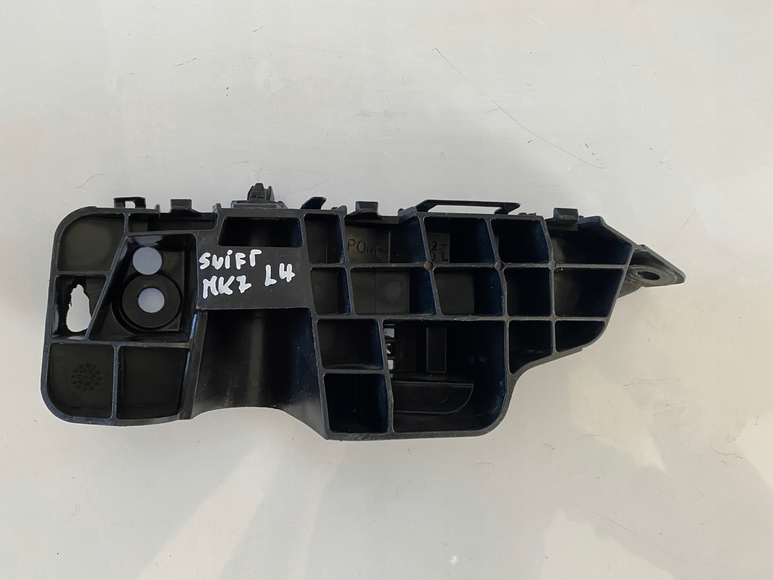 support right front SUZUKI SWIFT MK7 71732-68L0