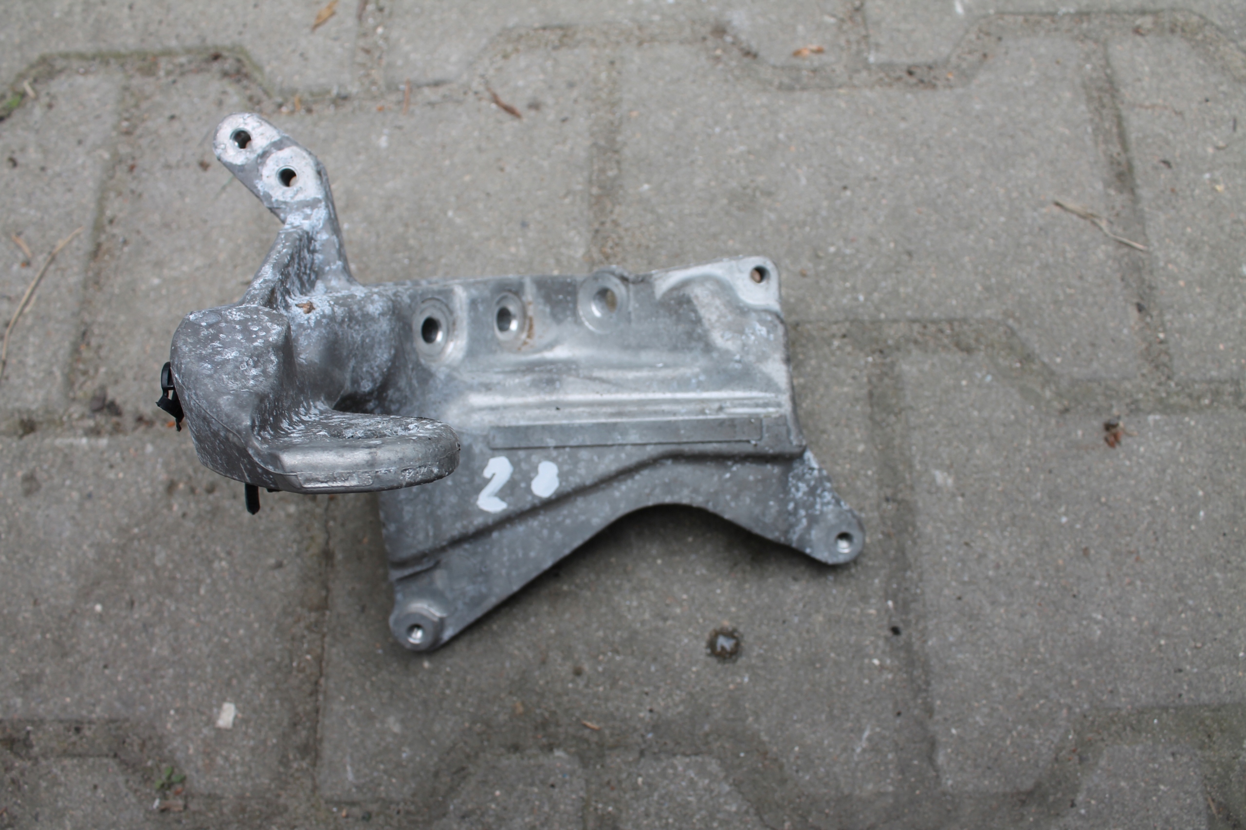 28. holder engine mount MERCEDES A6542241000