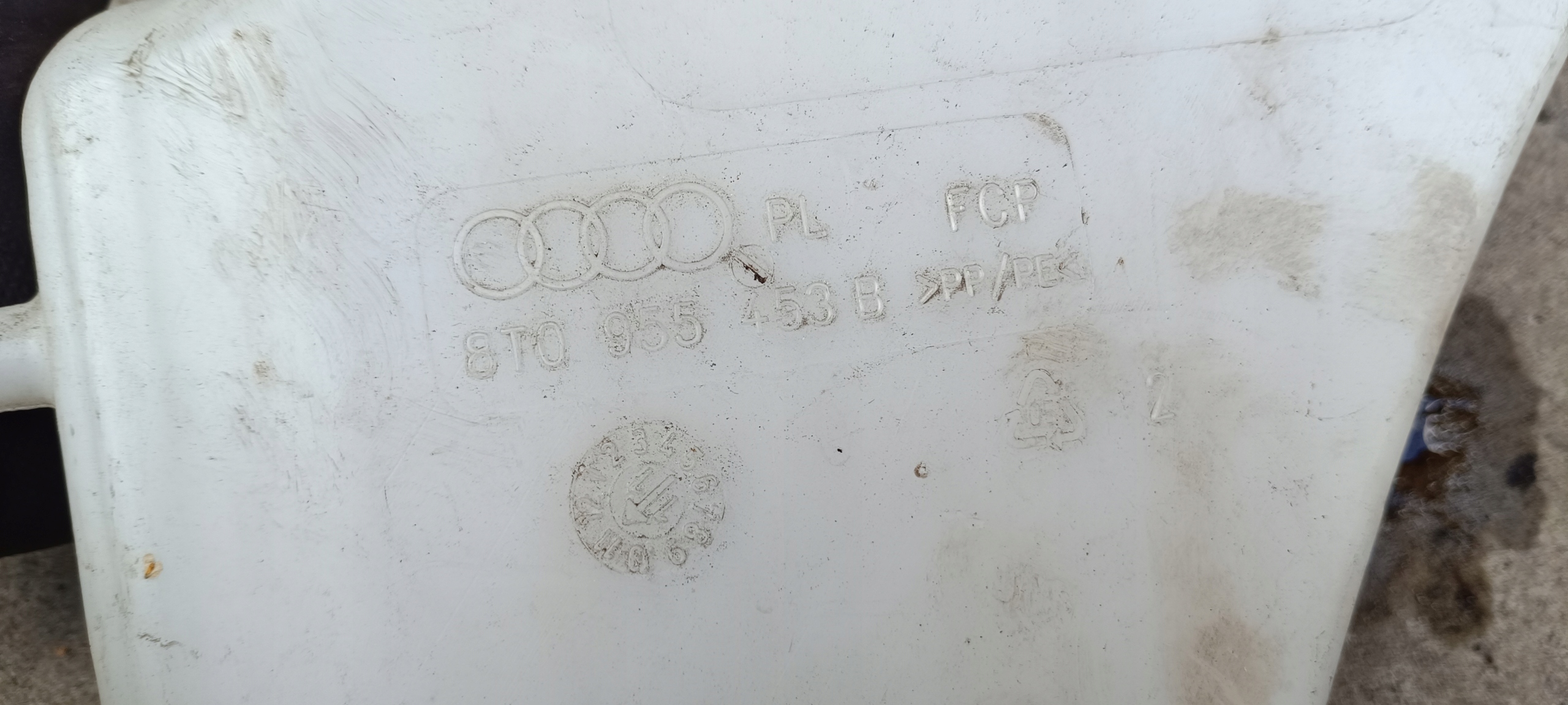 washer fluid tank AUDI A4 B8 8T0955453B