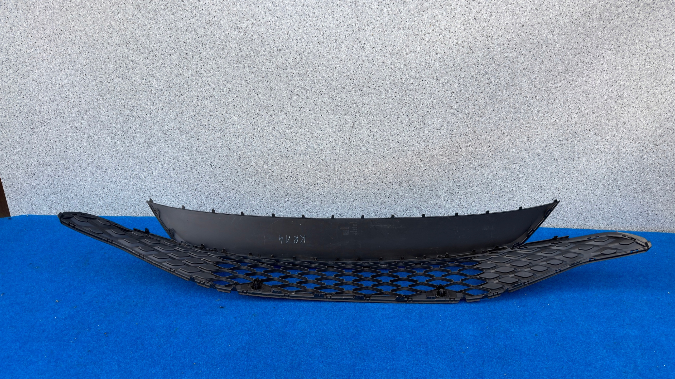 VW ID.4 11A SPOILER grid of a bumper front central 11A807532 KR14