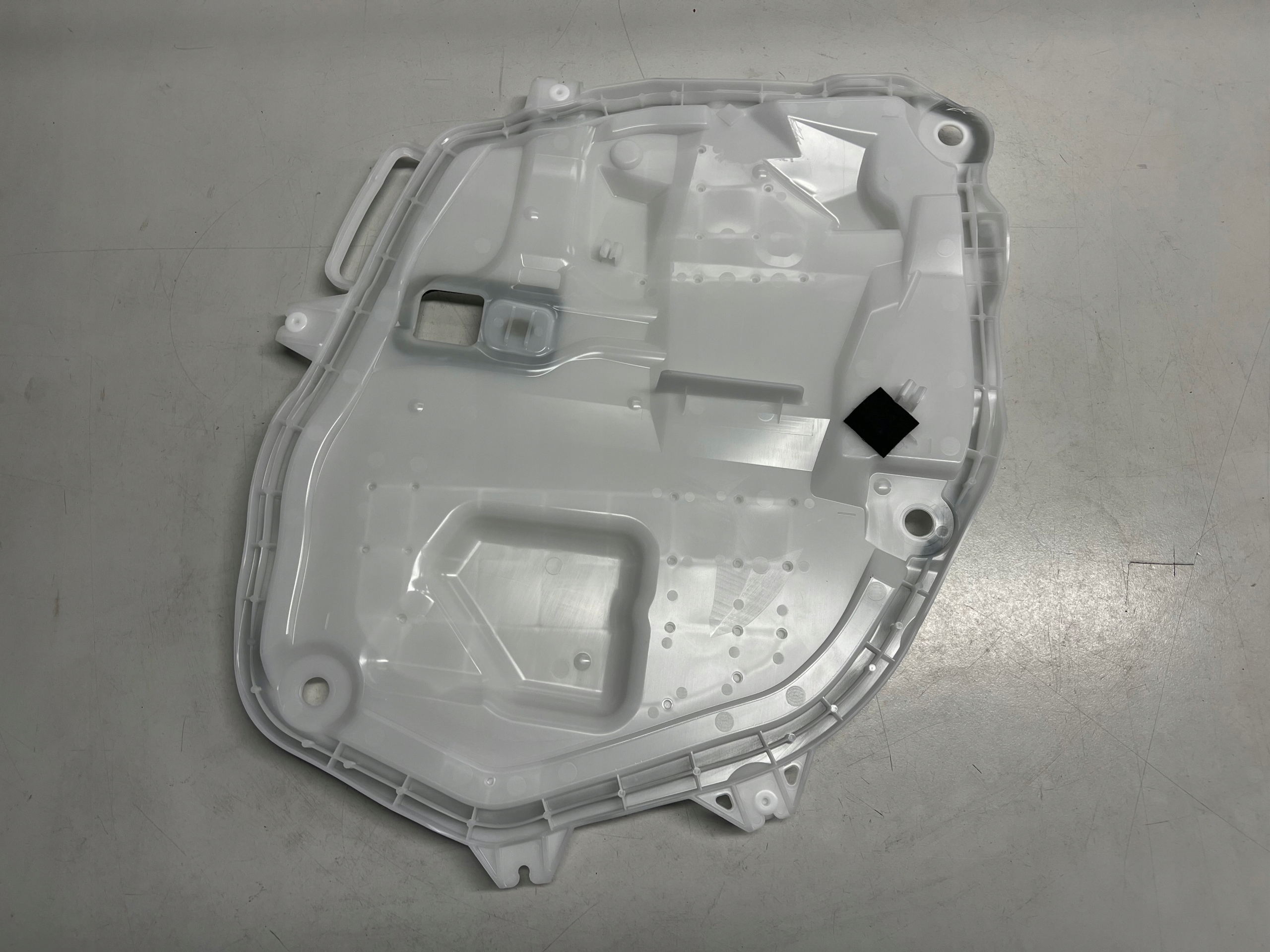 67831-33140 - LEXUS ES 18-ЗВУКОИЗОЛЯЦИЯ ПЛАСТИК ДВЕРИ ПРАВАЯ ПЕРЕДНЯЯ