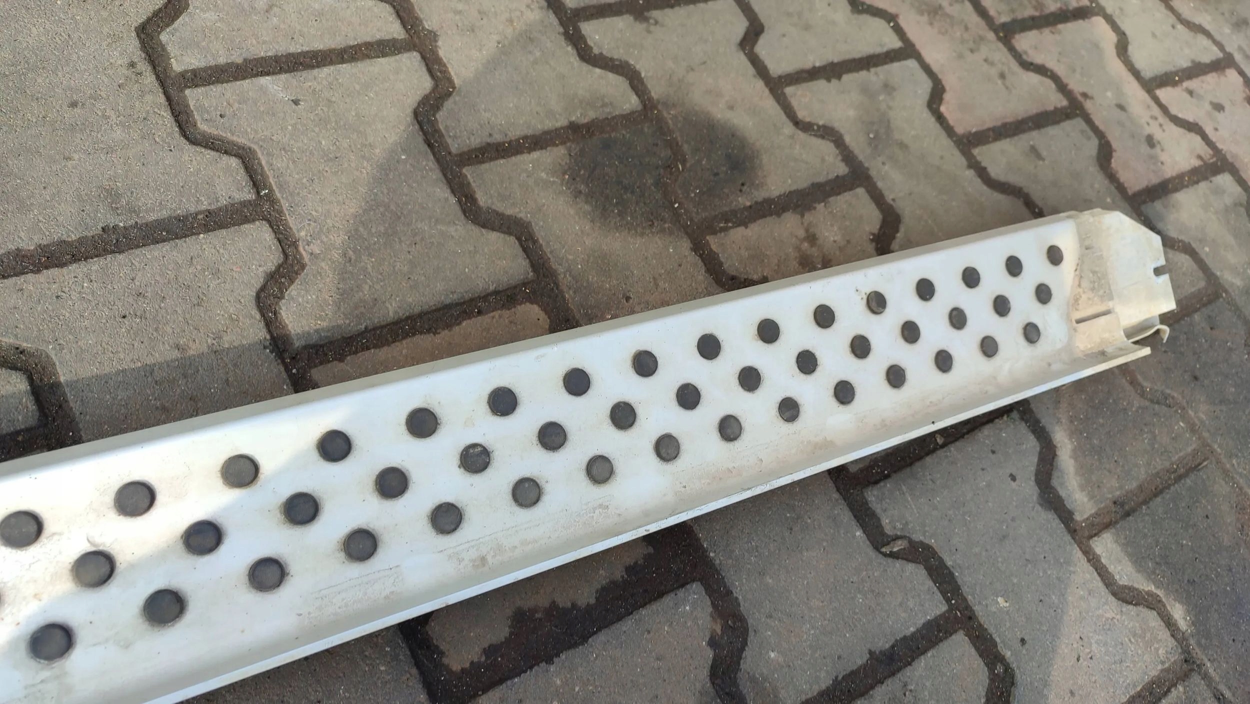 Dacia Duster II 2020 right side threshold stopien