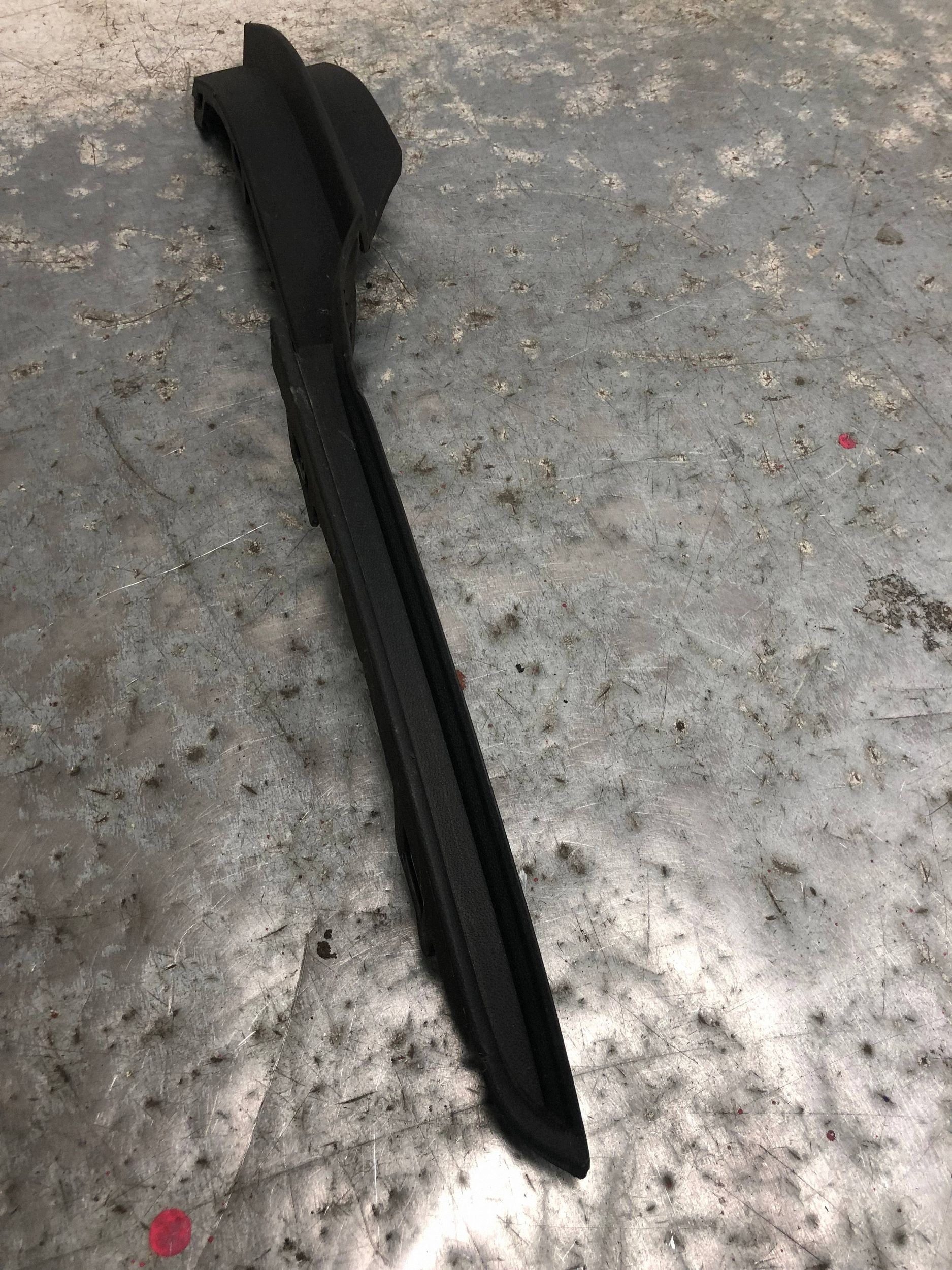 grid of a bumper left front VW GOLF VII LIFT HB 5G0853665L