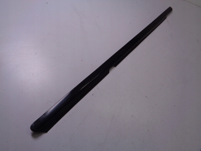 НАКЛАДКА ZGARNIAJACA СКЛО ЛІВИЙ ЗАД. MERCEDES ML W164