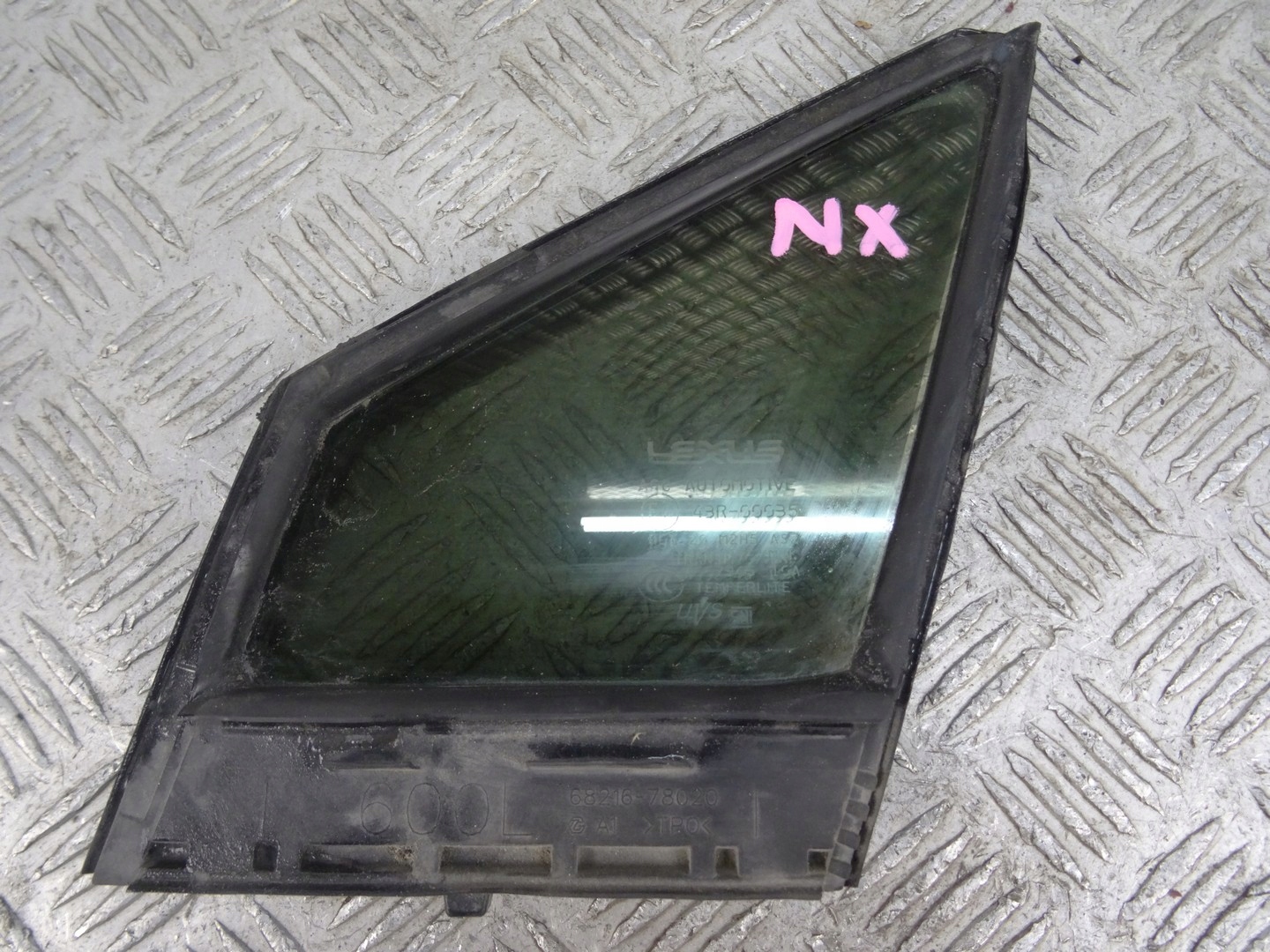 LEXUS NX СКЛО ТРИКУТНИК ДВЕРІ ЛІВИЙ ПЕРЕДНІЙ