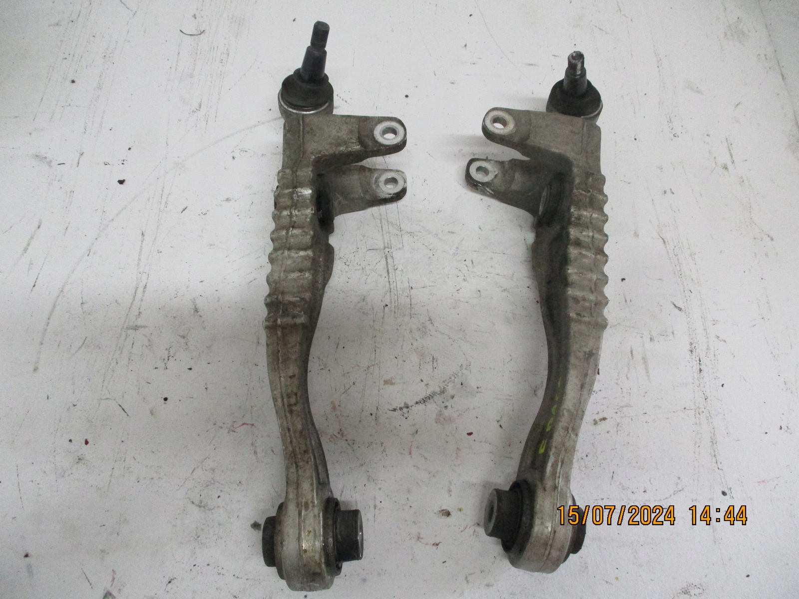 Querlenker Querlenker JAGUAR F PACE 16R HK83-3C254 HK83-3C255 2,0D rechts links
