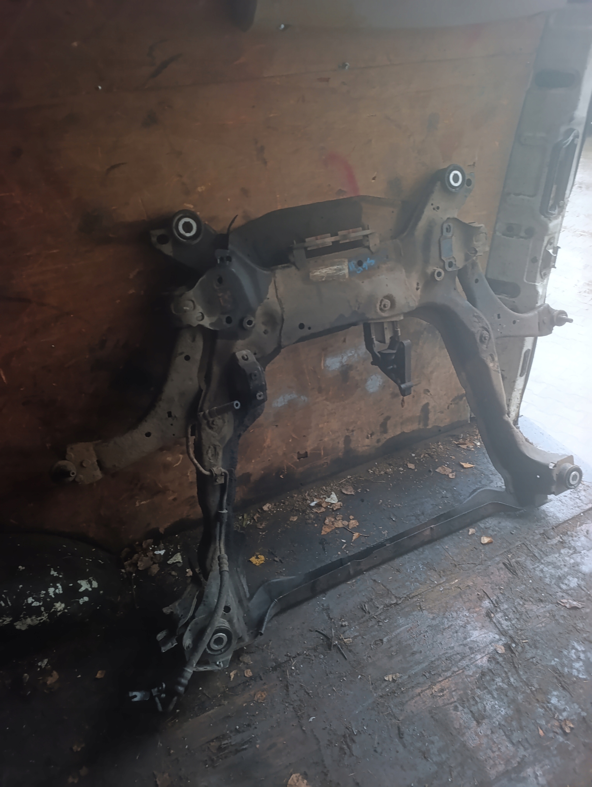 sider axle beam of the engine front volvo s60 II