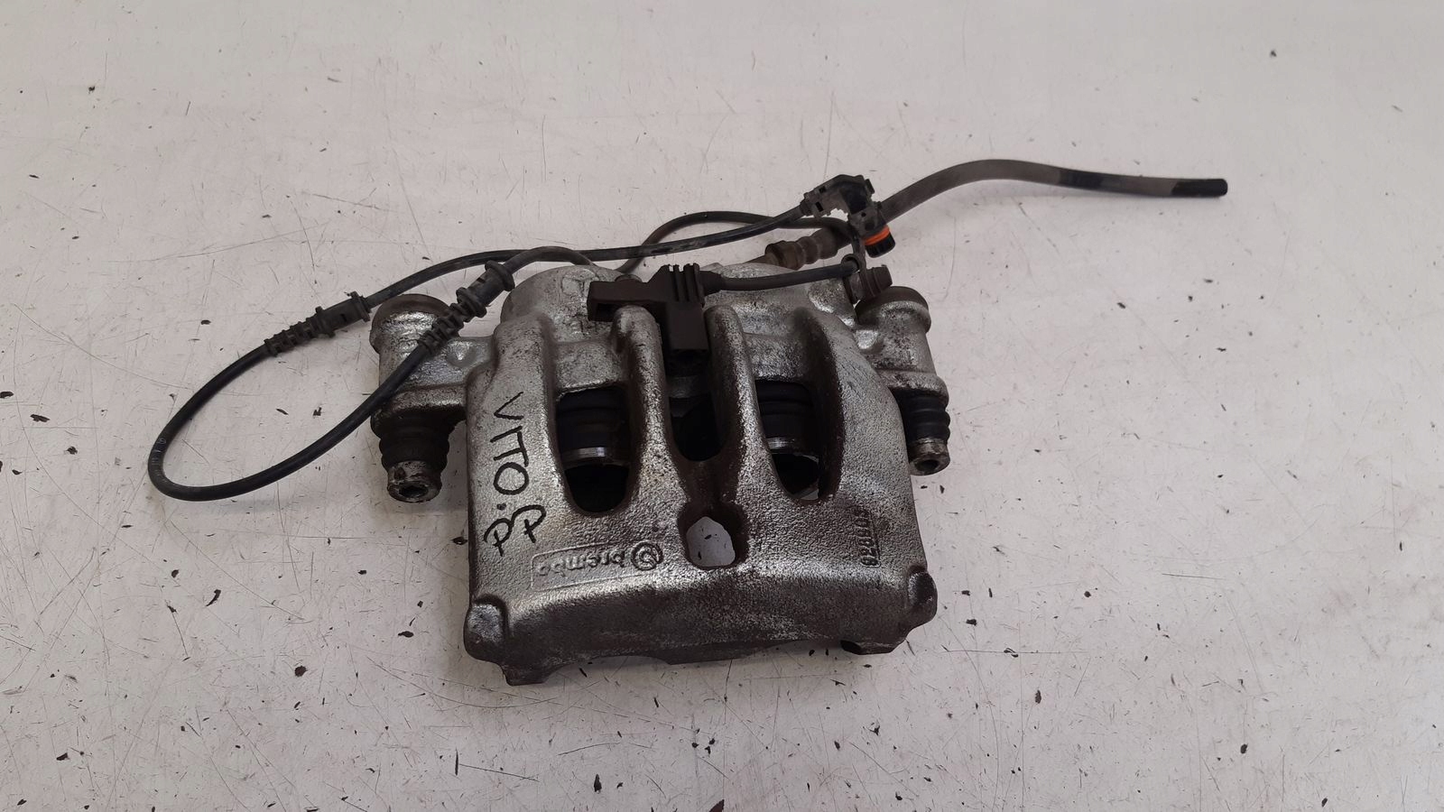 caliper front front right Mercedes Vito W639 LIFT LONG 2,2 CDI