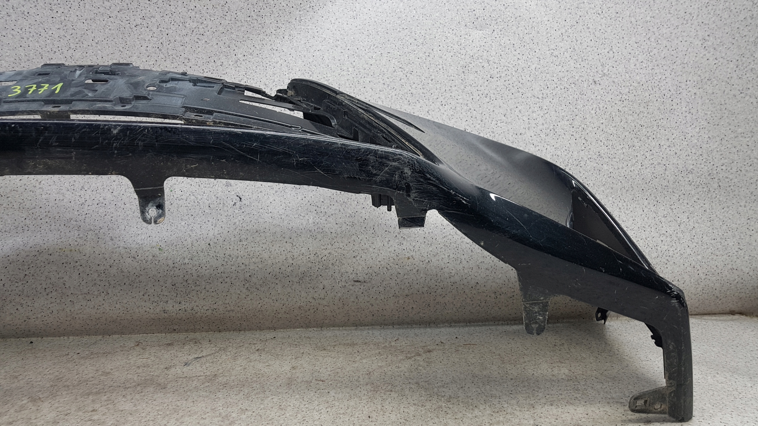 LEXUS IS 200 LIFT 2017 - bumper front 3771