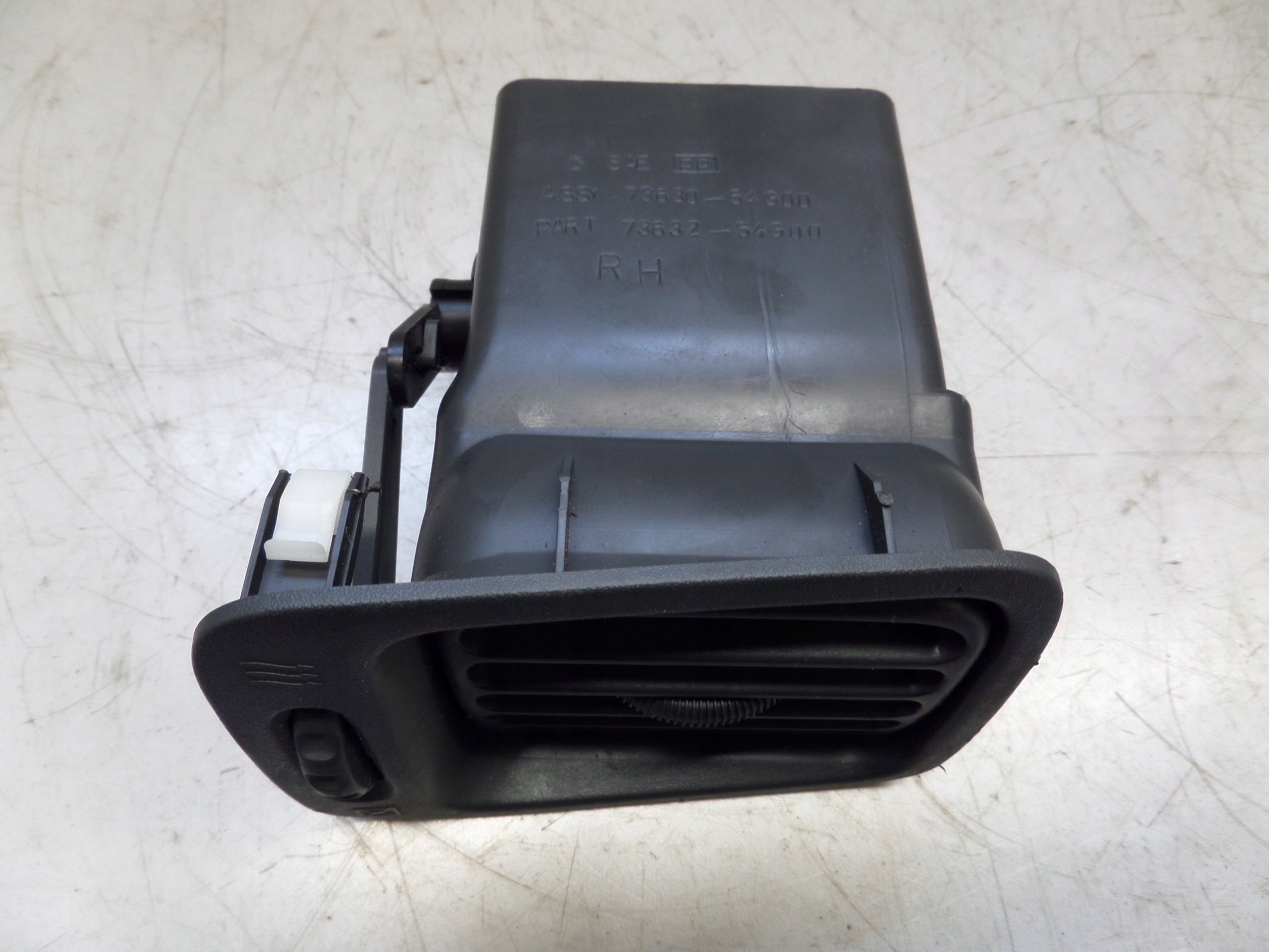 grid air conditioning devices right SUZUKI LIANA 01-04