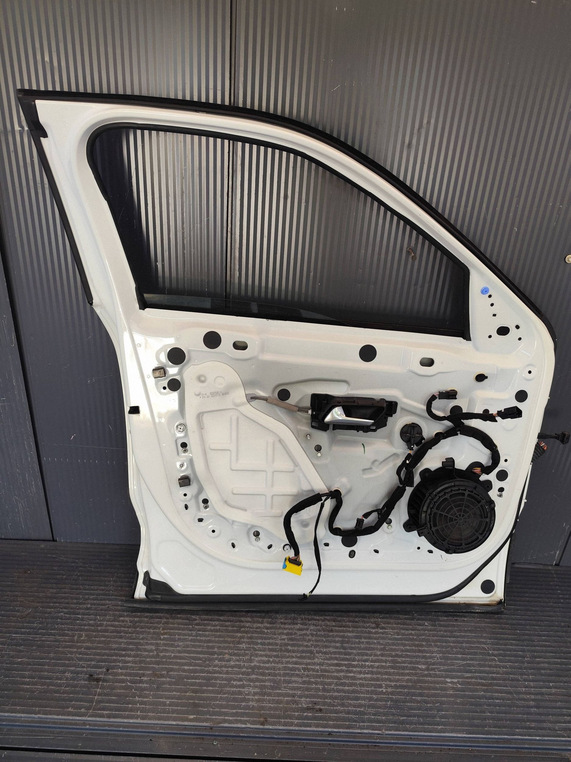 OPEL MOKKA II B door front left complete DEMONTAZ