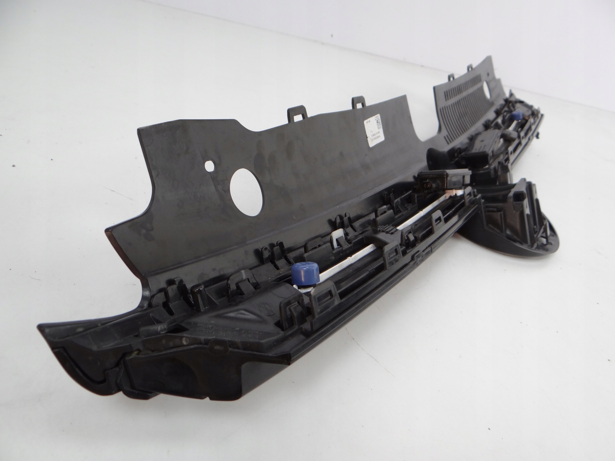 vw GOLF VIII r решетка радиатора led 5H0853651AC