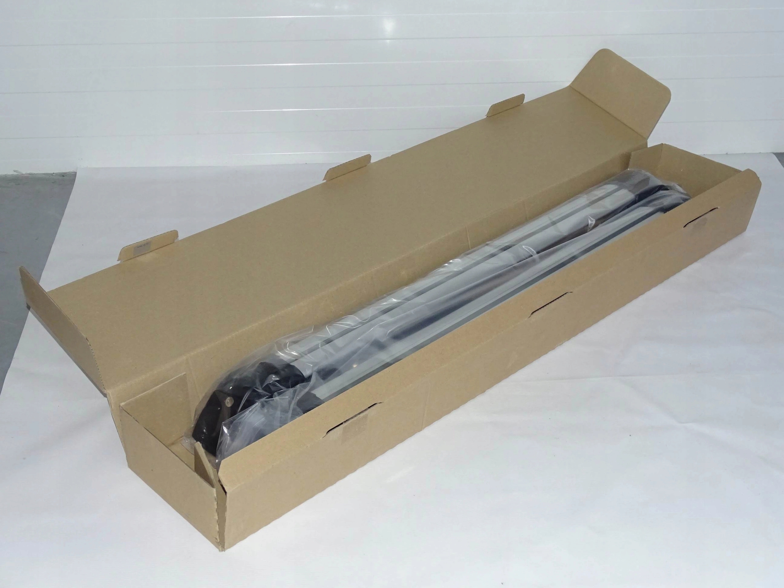 ORYGINALNE poprzeczki relingow DISCOVERY SPORT 15 Weight with packaging 1 kg