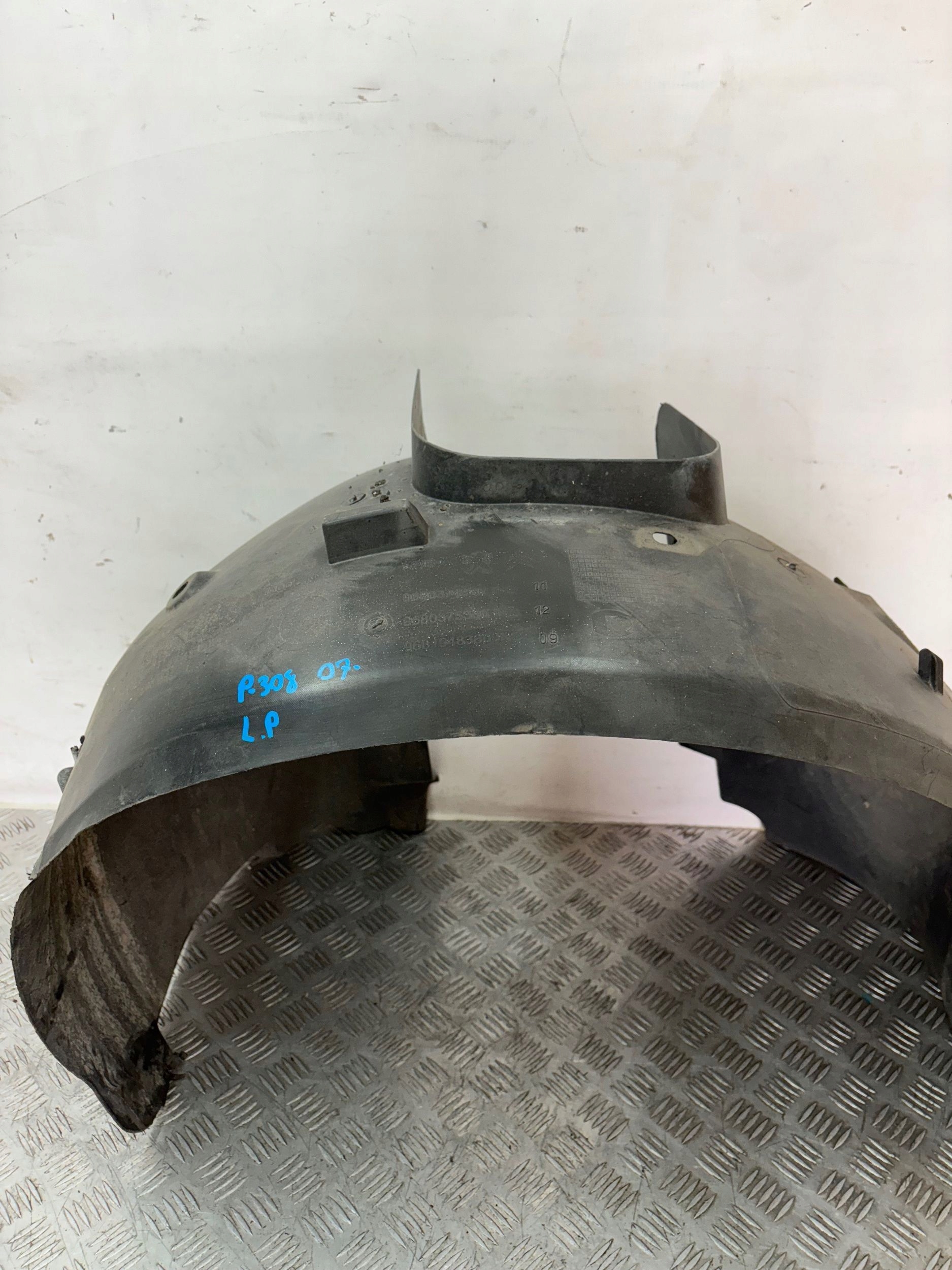 mudguard front front left PEUGEOT 308 07