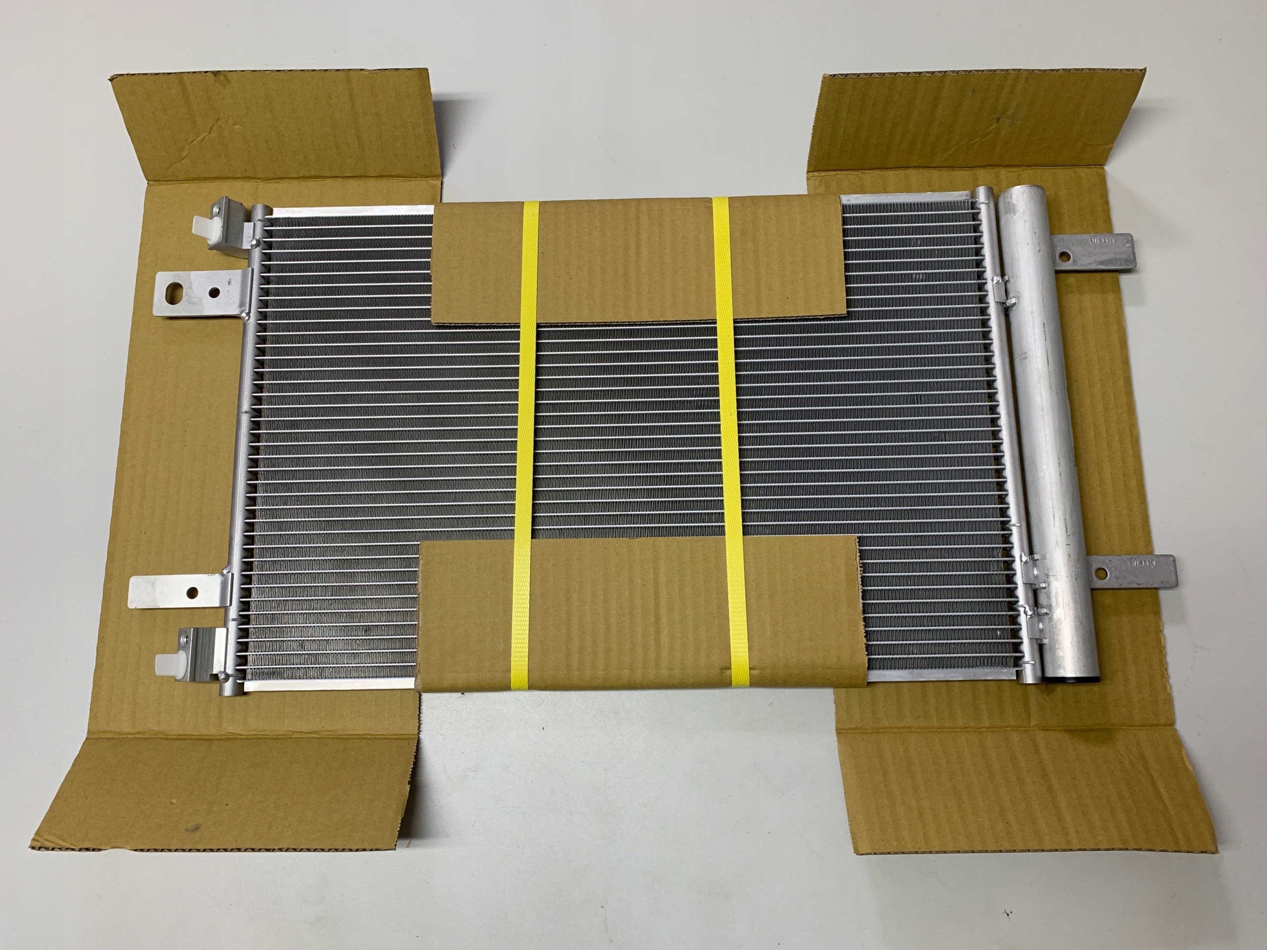 DS4 DS7 HYBRID HYBRYDA CHŁODNICA SKRAPLACZ KLIMATYZACJI