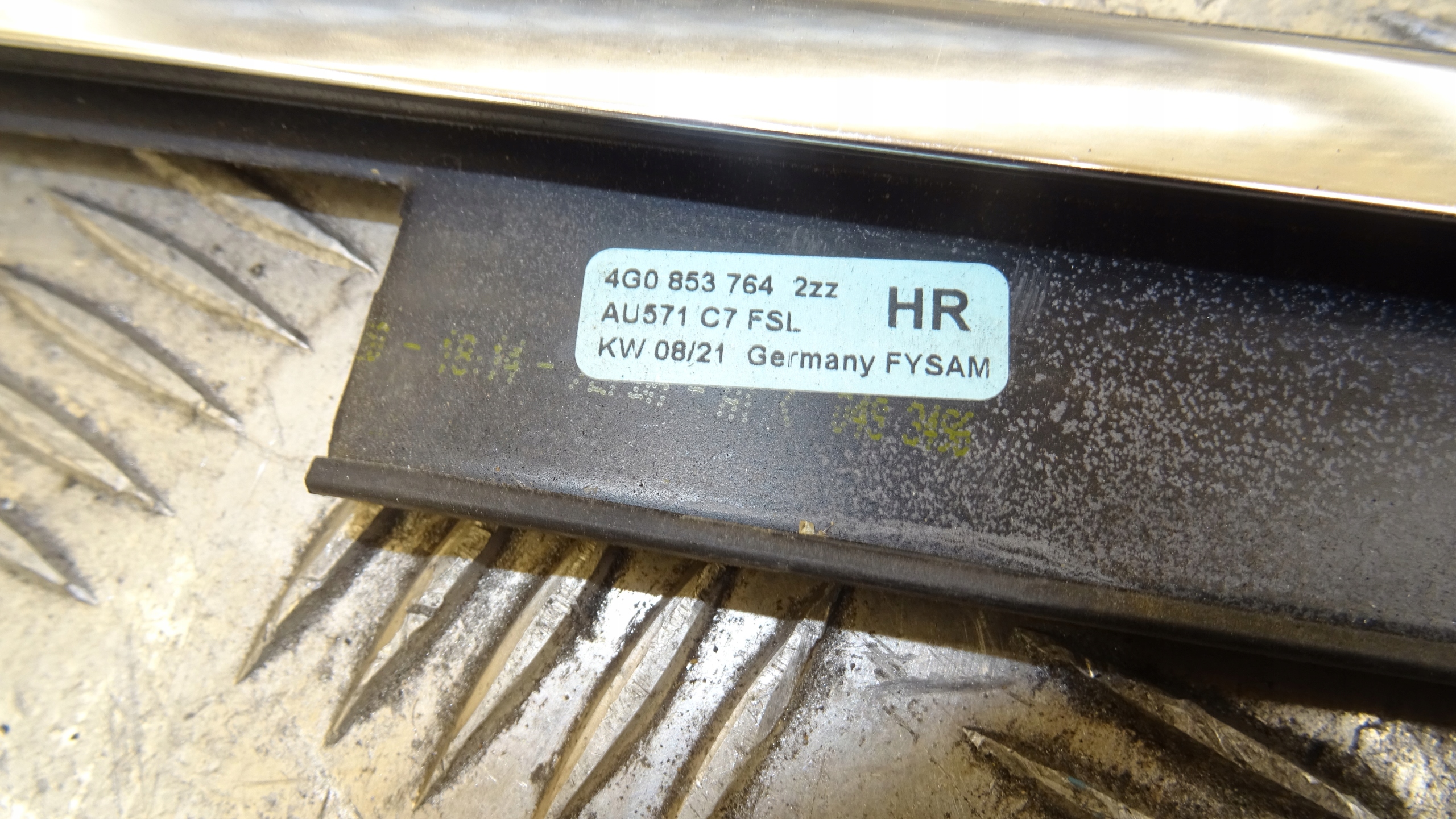 AUDI A6 C7 moulding dust right rear part chrom 4G0853764