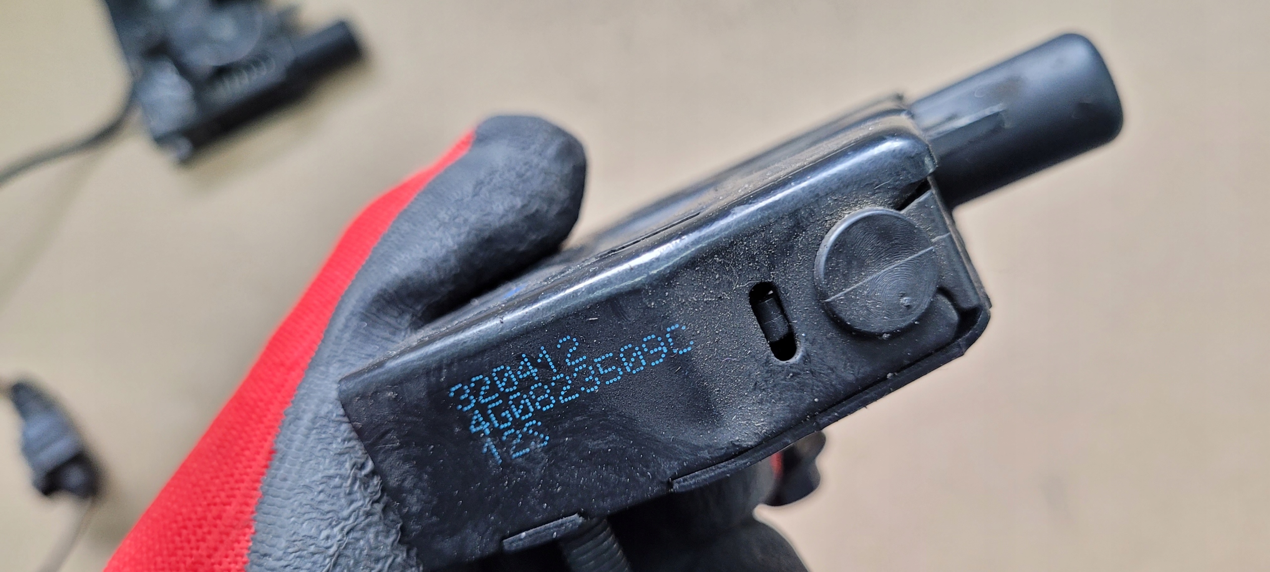 A7 4G S7 bonnet latch lock front 4G0823509C A6 C7 4G