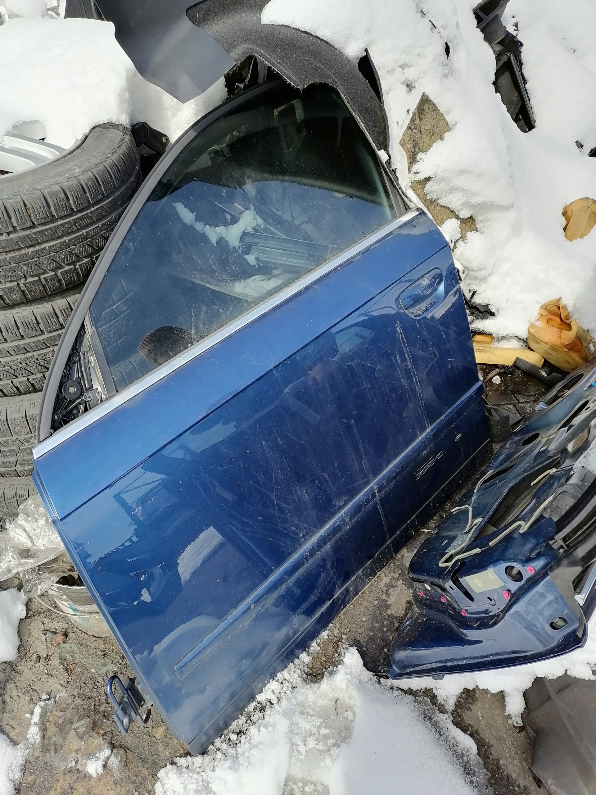 dveře levý předek AUDI A4 B7 LZ5C