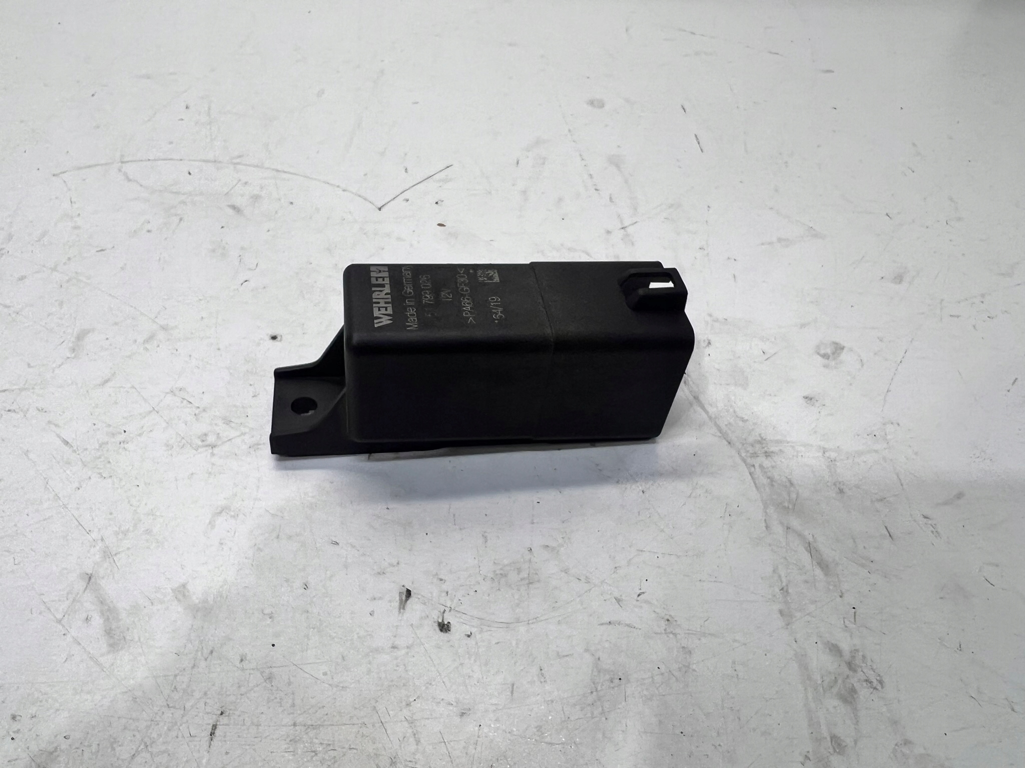 relay plugs ZAROWYCH AUDI VW SEAT 51799026