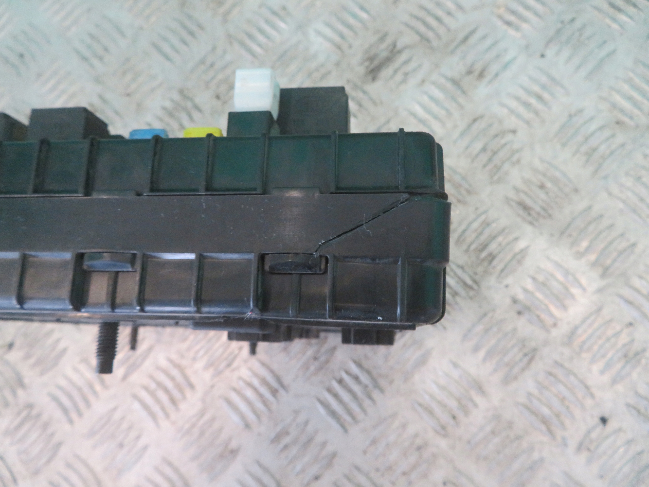 Module fusibles MITSUBISHI CANTER 3.0 20R ML234181