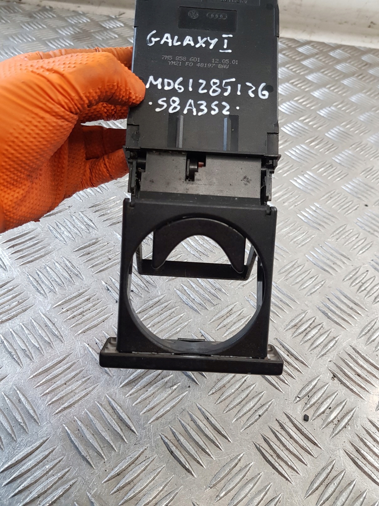 CUPHOLDER maniglia per KUBEK 7M5858601 FORD GALAXY e 01R