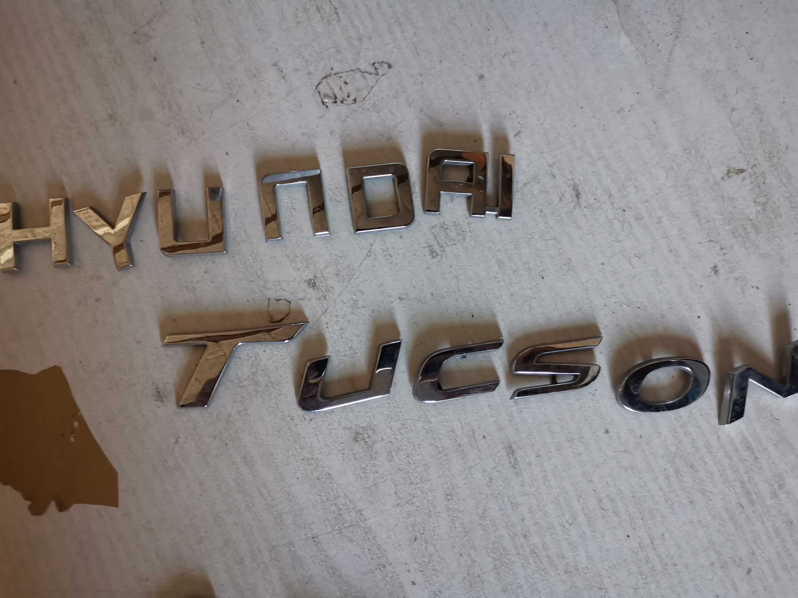 HYUNDAI TUCSON KLAPA ZNACZEK EMBLEMAT napis - porównaj ceny - Allegro.pl