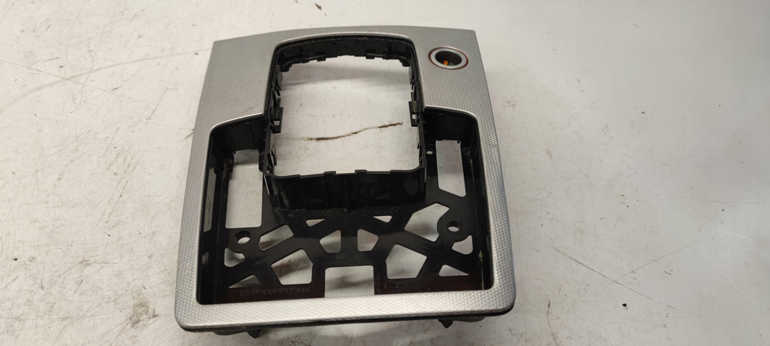 TUNEL mitte DEKOR AUDI Q7 4L 4L0864261 LUSKA