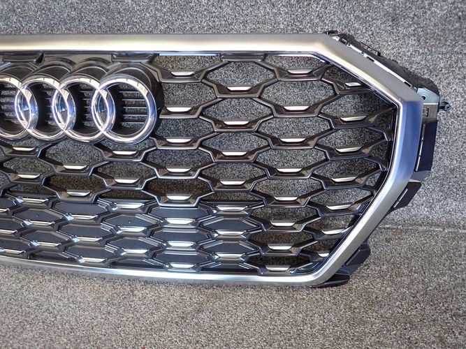 AUDI Q3 S-LINE 18- GRILLE 83F853651 A B C